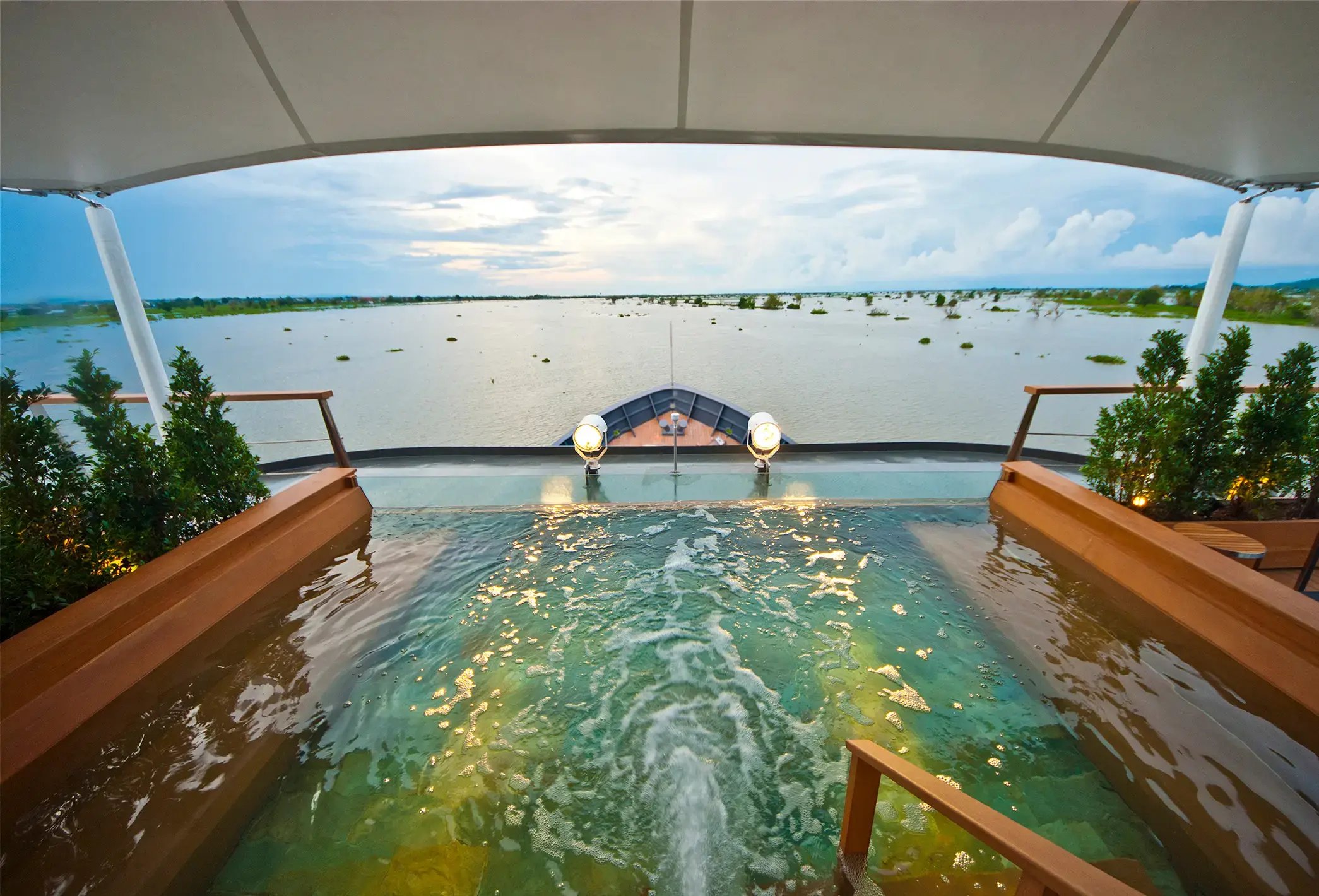 Aqua Mekong_Plunge Pool_02_0.jpg
