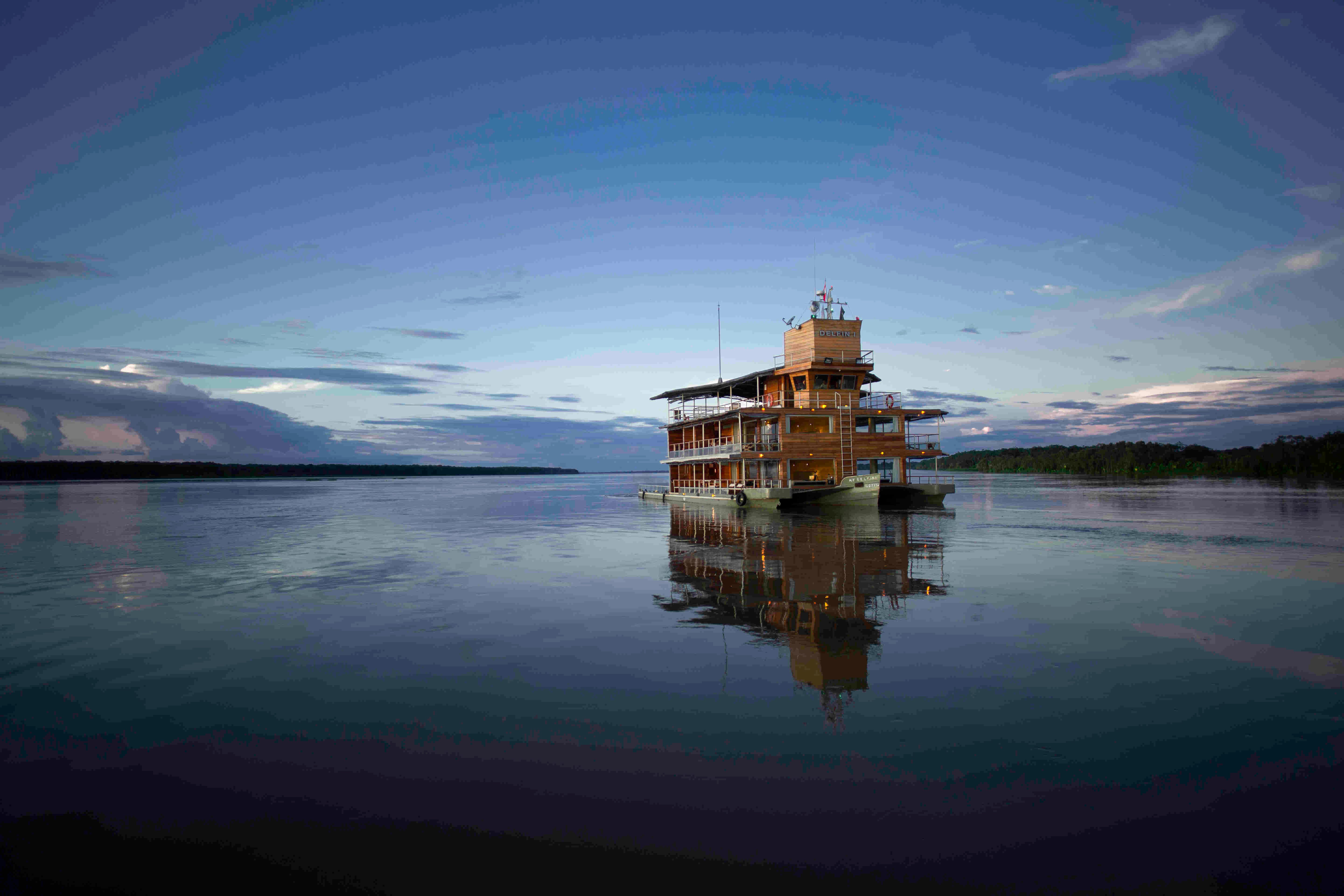 Delfin I Cruise Familienluxusreisen TheFamilyProject Außenansicht Schiff