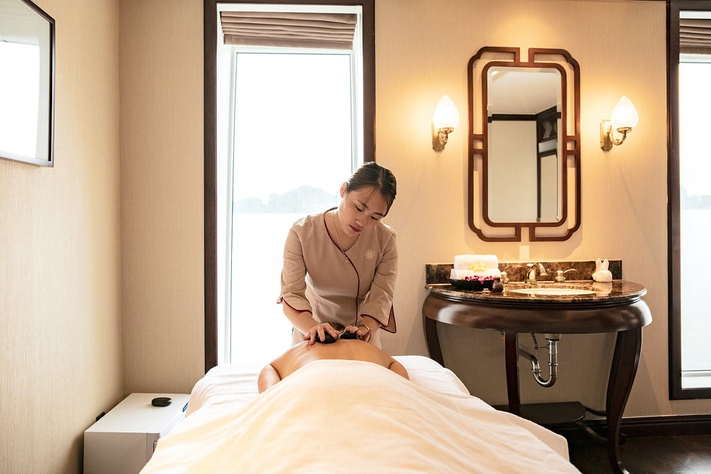 heritage-line-halong-bay-ginger-vietnam-familienluxusreisen-thefamilyproject-cruise-wellness