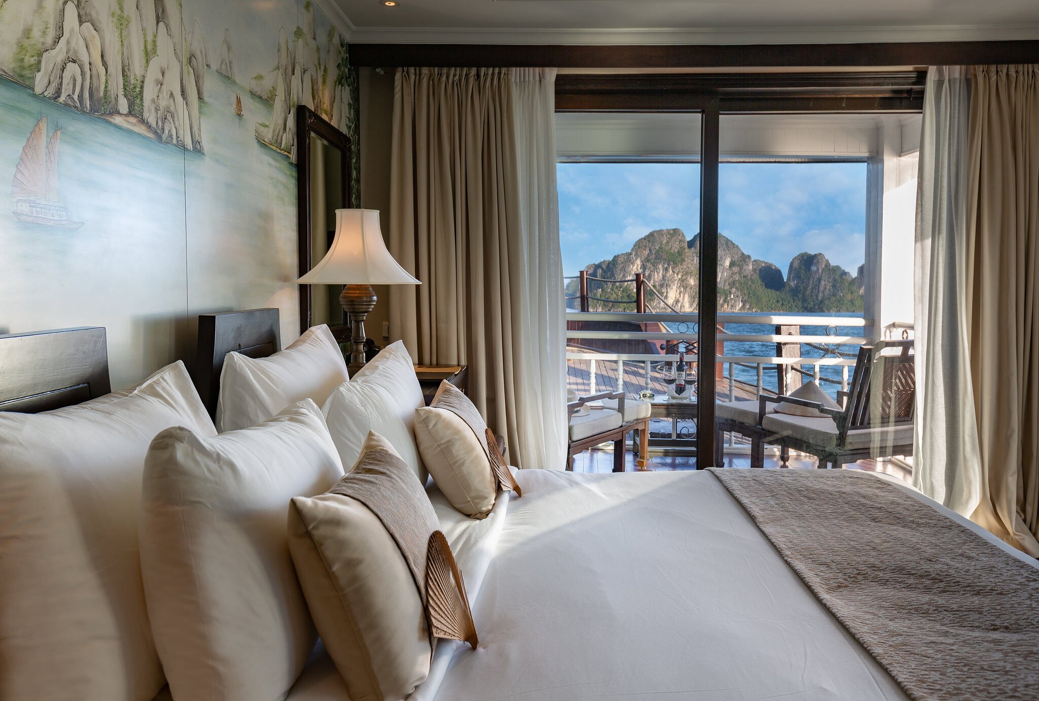 Heritage Line Halong Bay Violet Familienluxusreisen TheFamilyProject Junior Suite