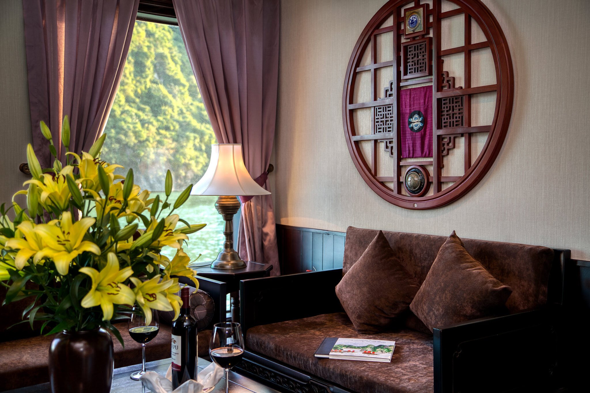 Heritage Line Halong Bay Violet Familienluxusreisen TheFamilyProject Lounge