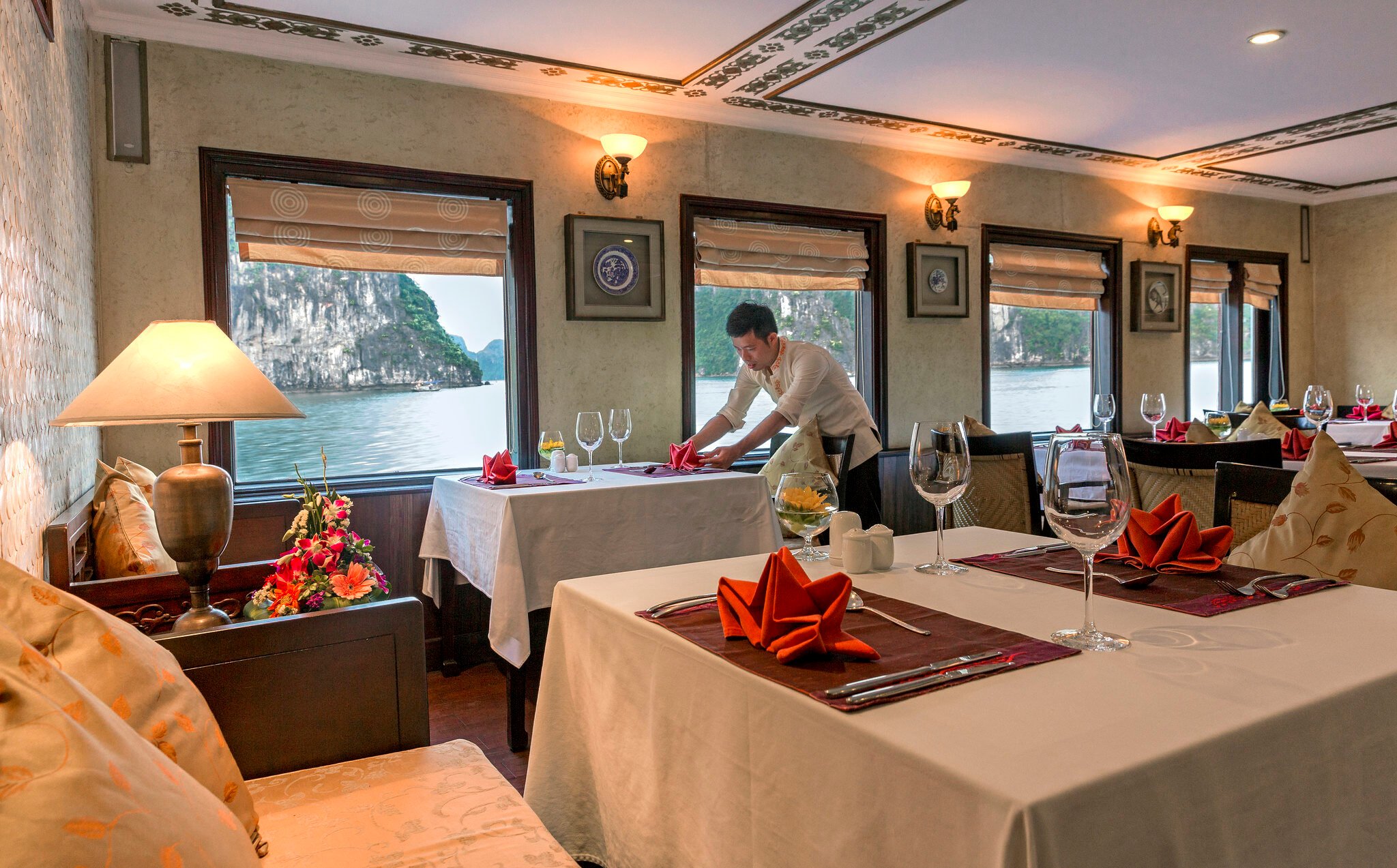 Heritage Line Halong Bay Violet Familienluxusreisen TheFamilyProject Restaurant