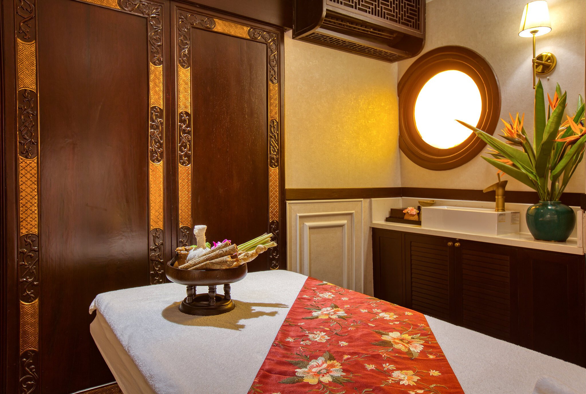Heritage Line Halong Bay Violet Familienluxusreisen TheFamilyProject Spa