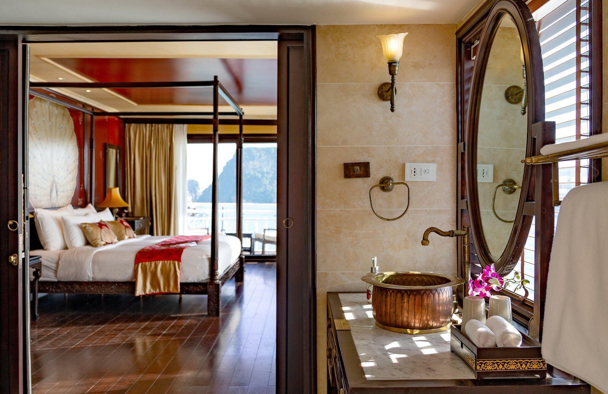 Heritage Line Halong Bay Violet Familienluxusreisen TheFamilyProject Suite