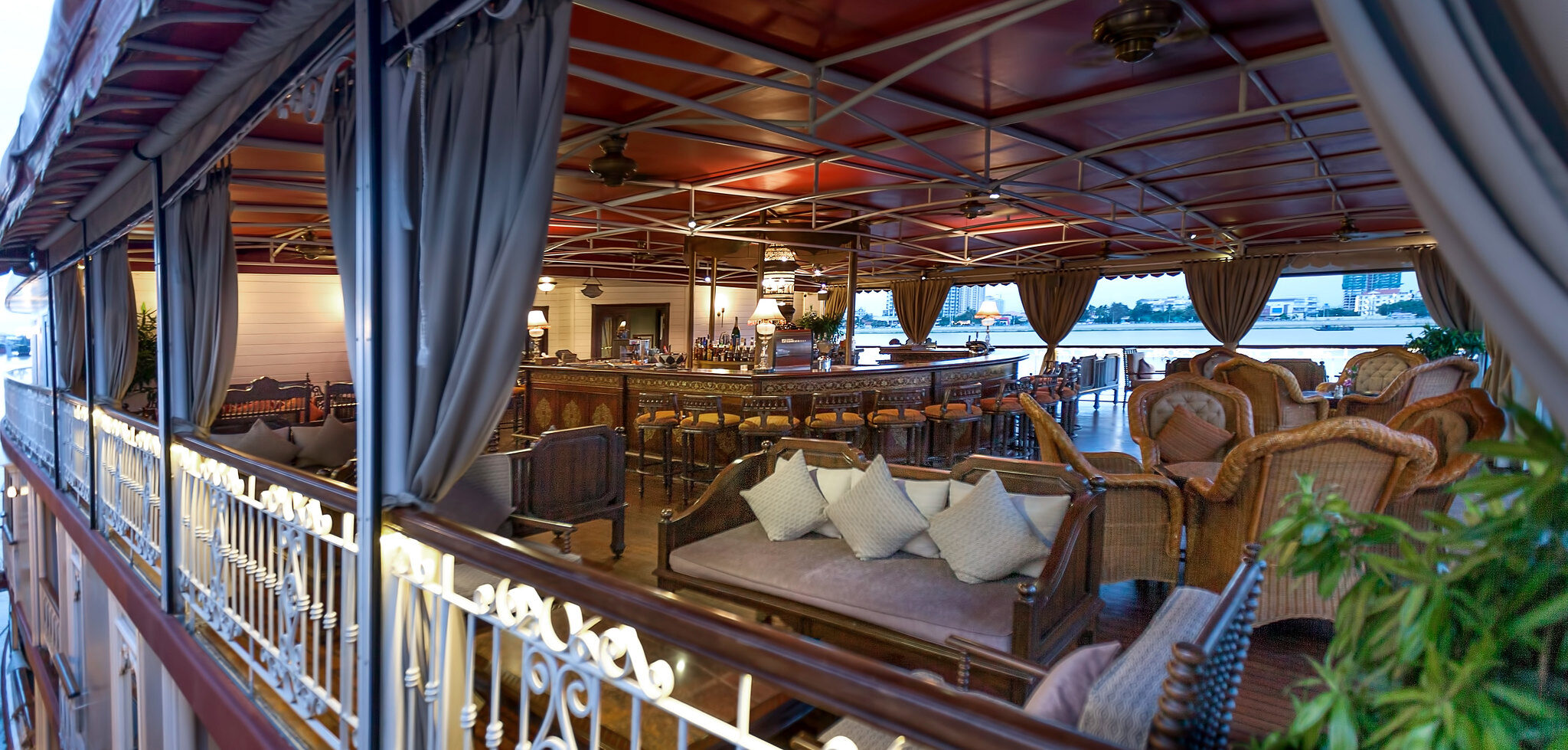 Heritage Line Mekong The Jahan Familienluxusreisen TheFamilyProject Deck