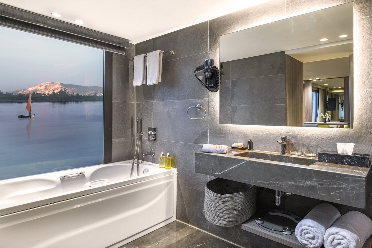 historia-nile-cruise-egypt-familienluxusreisen-thefamilyproject-badezimmer