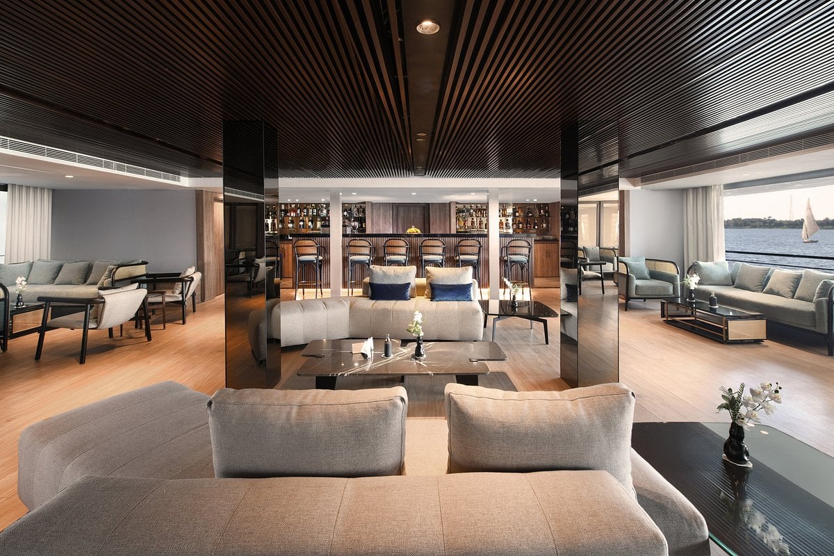 historia-nile-cruise-egypt-familienluxusreisen-thefamilyproject-lounge