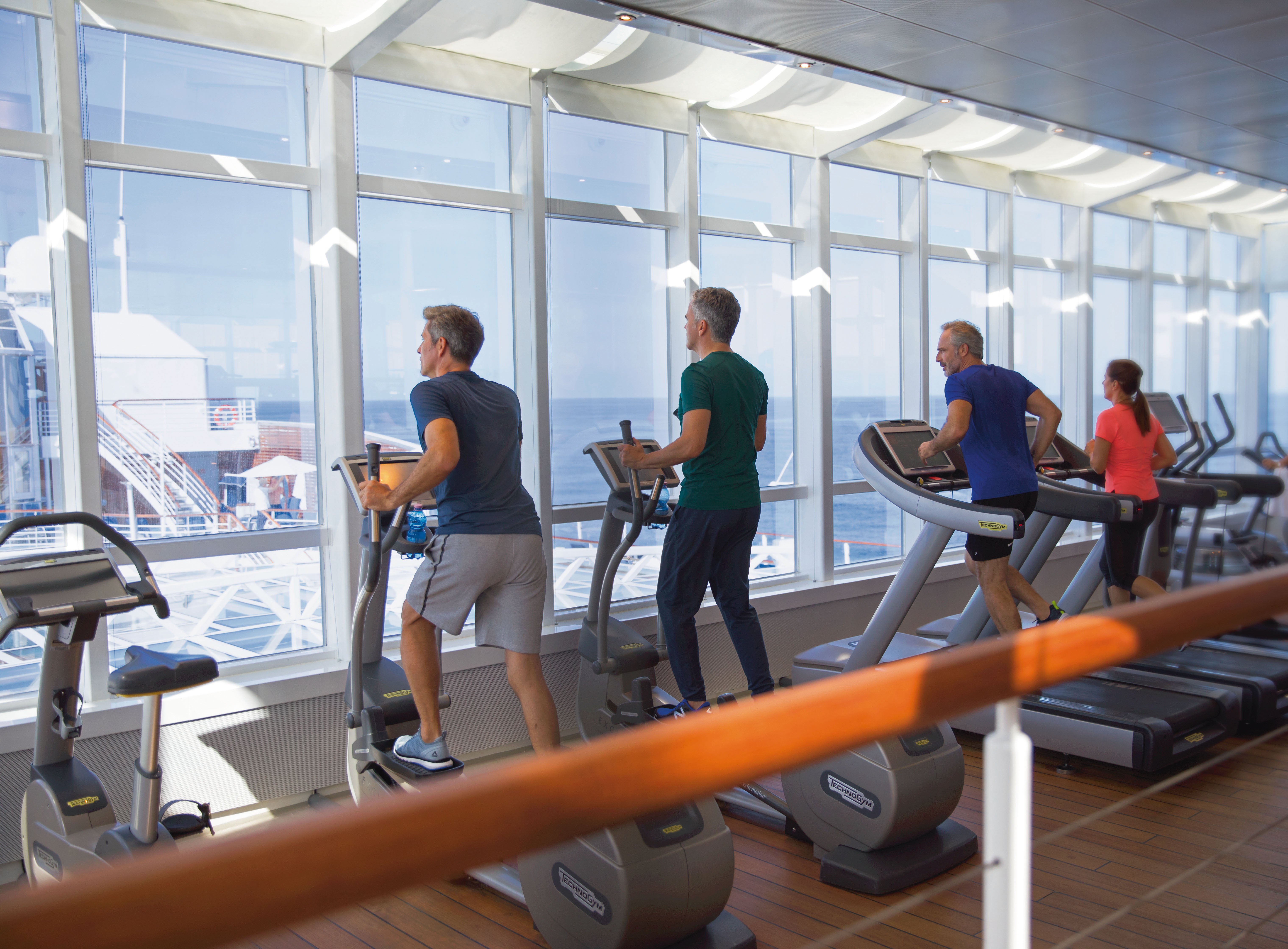 ms-europa-kreuzfahrt-familienluxusreisen-thefamilyproject-gym