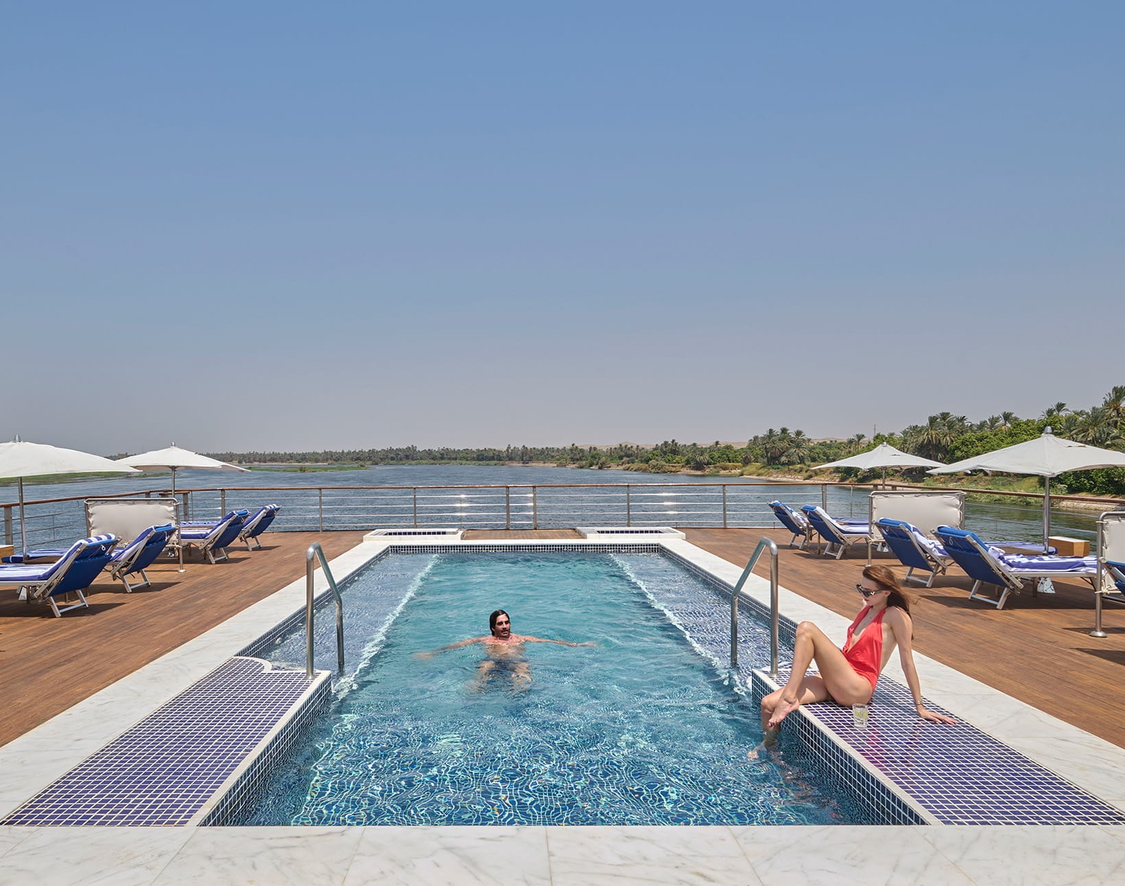 the-oberoi-nile-cruise-zahra-egypt-familienluxusreisen-thefamilyproject-pool