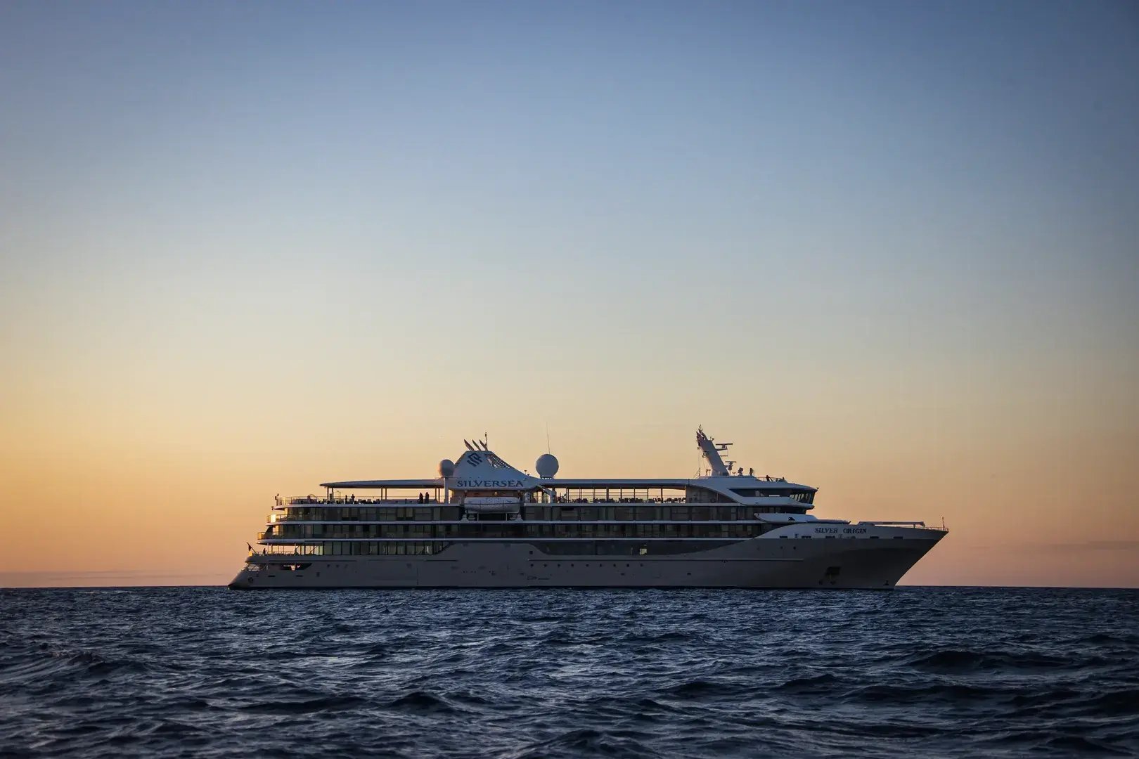 Silversea Galapagos Aussenansicht des Schiffs 