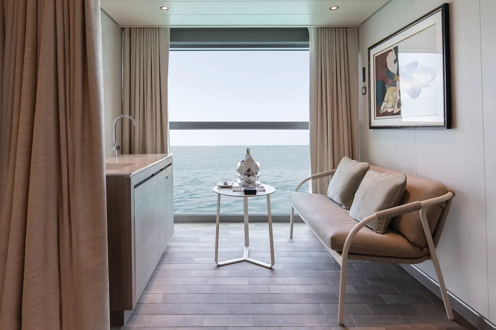 Silversea Galapagos Suite modern mit Ausblick 