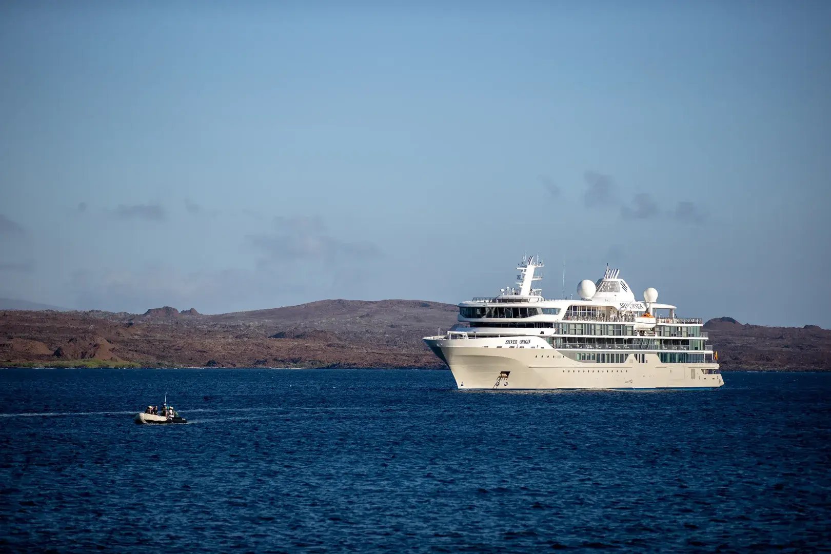 Silversea Galapagos Aussenansicht des Schiffs 
