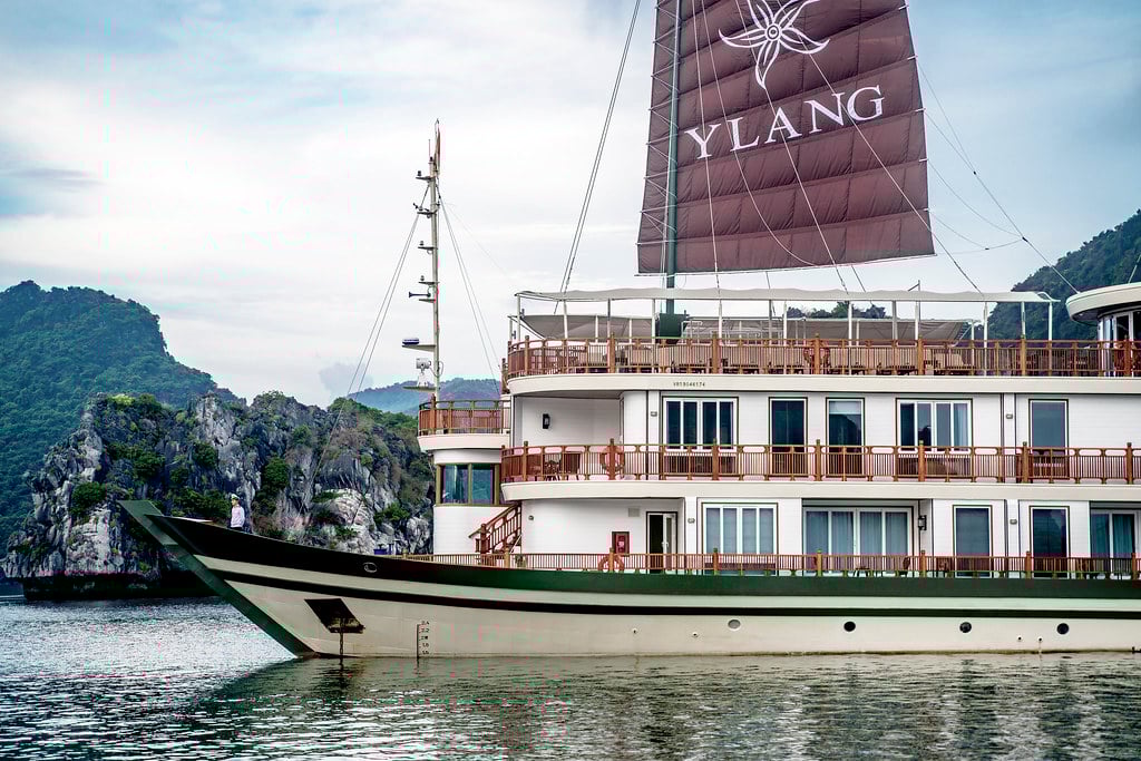heritage-line-halong-bay-ylang-vietnam-familienluxusreisen-thefamilyproject-cruise