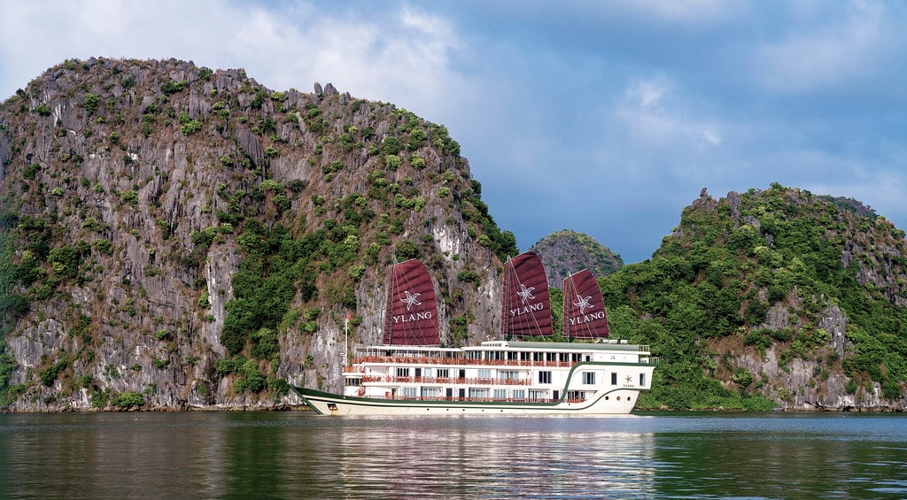 heritage-line-halong-bay-ylang-vietnam-familienluxusreisen-thefamilyproject-cruise-schiff