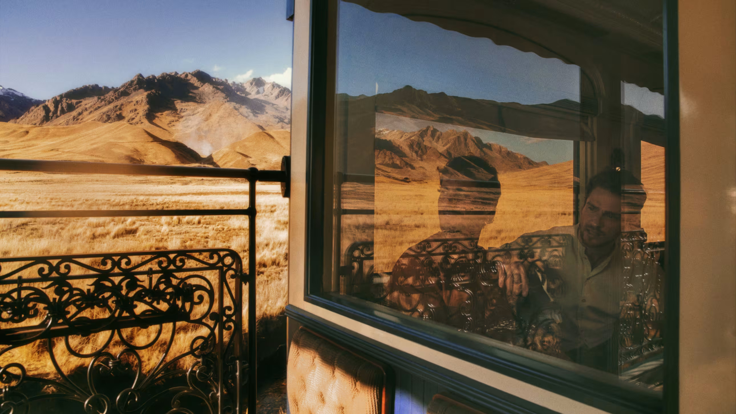 Andean Explorer A Belmond Train Familienluxusreisen TheFamilyProject Observation Bar Car