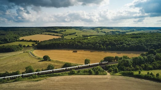 British Pullman A Belmond Train Familienluxusreisen TheFamilyProject Exterior_11zon