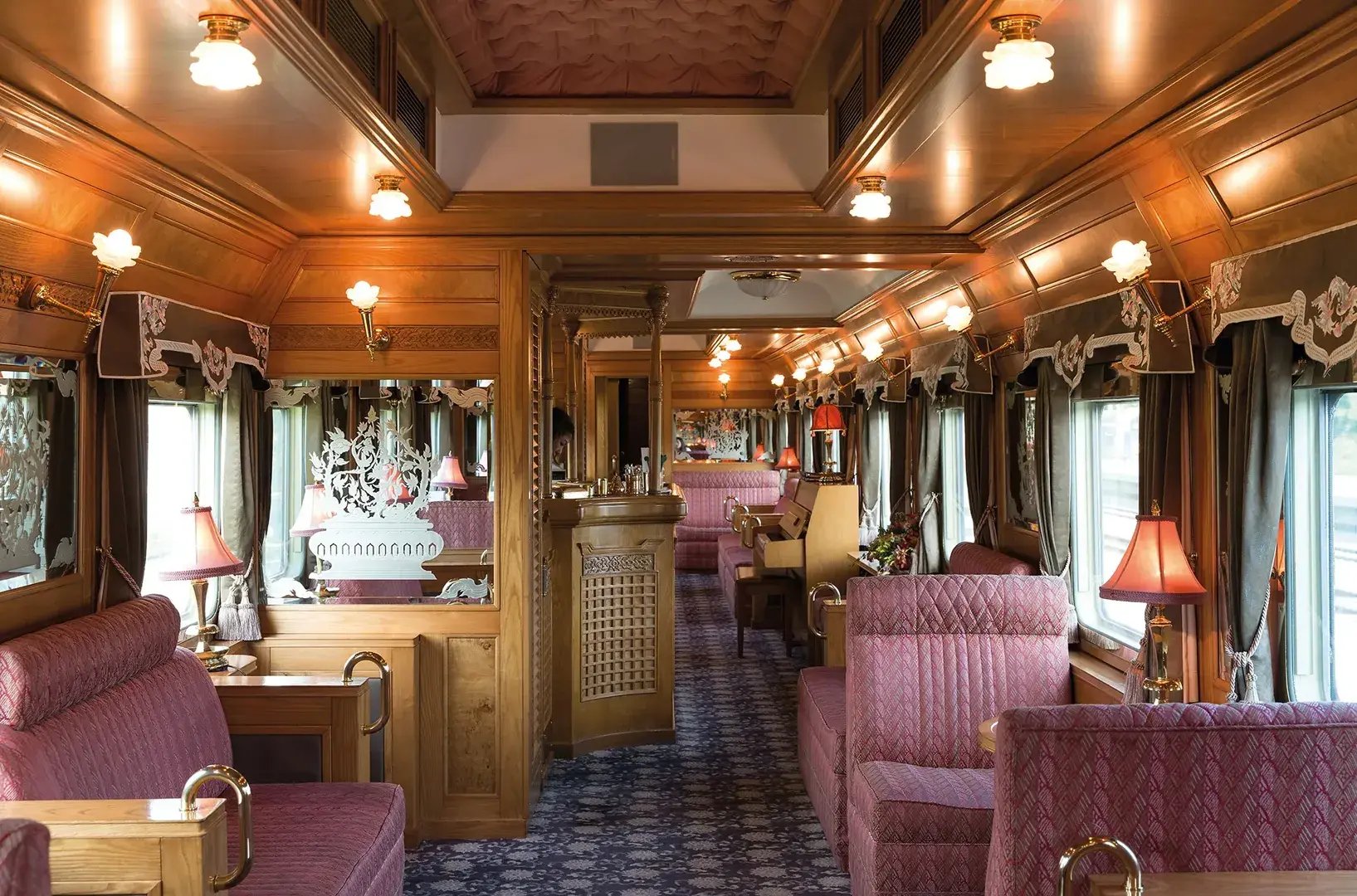 Eastern and Oriental Express Bar im Zug 