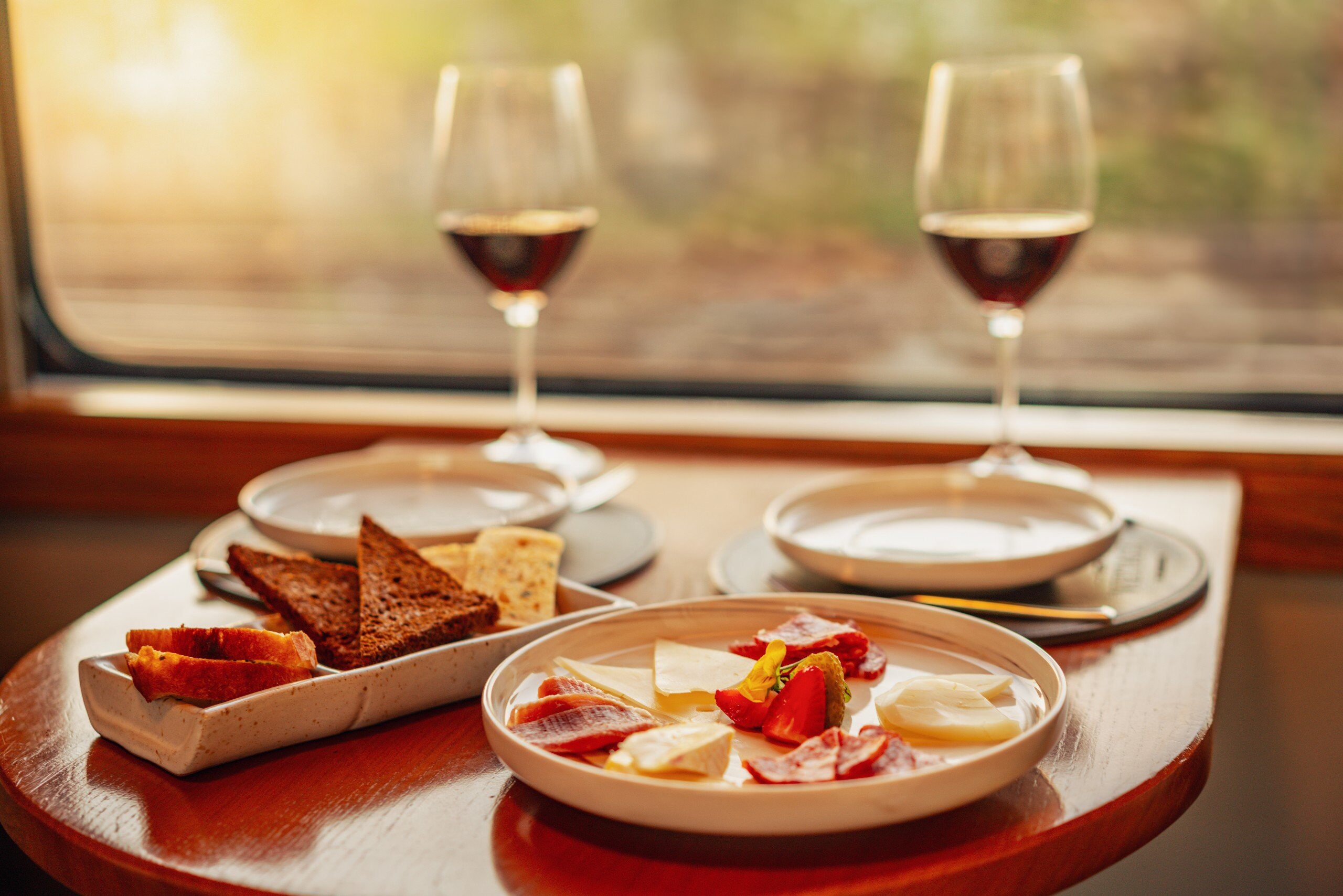 The Vietage by Anantara Train Familienluxusreisen TheFamilyProject Aperitif