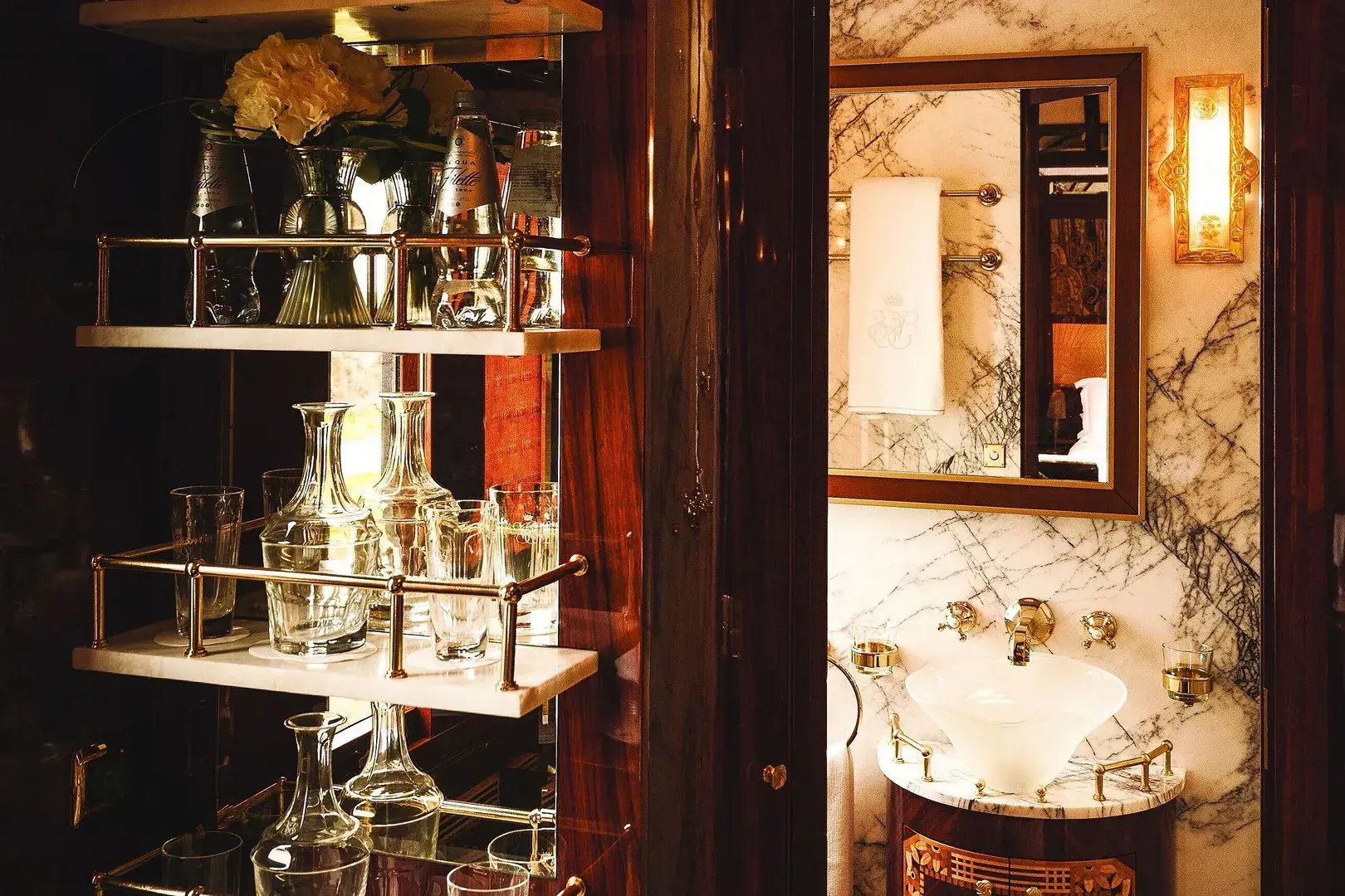 Venice Simplon Orient Express Bar und Waschtisch 