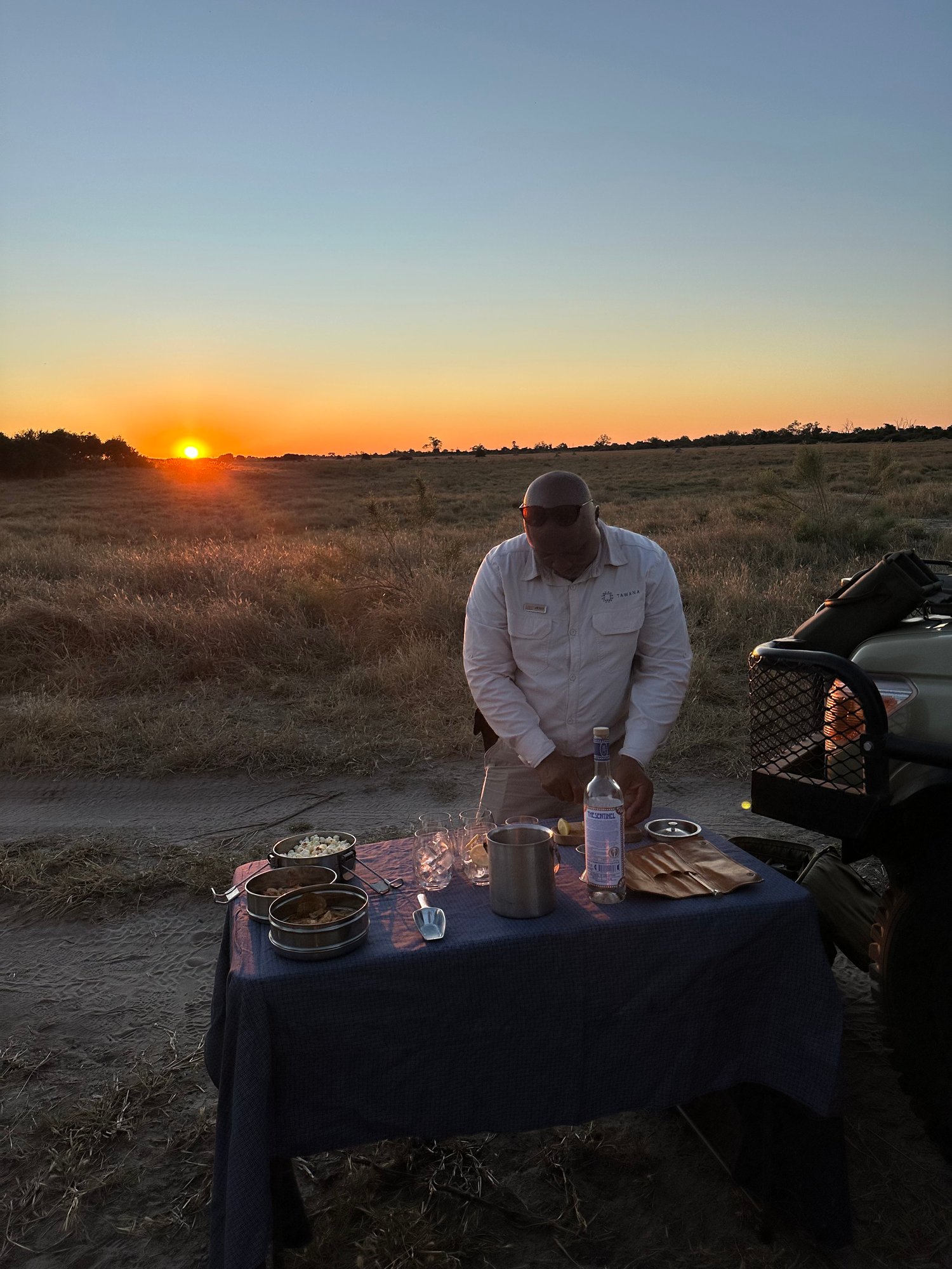 moremi-camp-botswana-familienluxusreisen-thefamilyproject-sunset