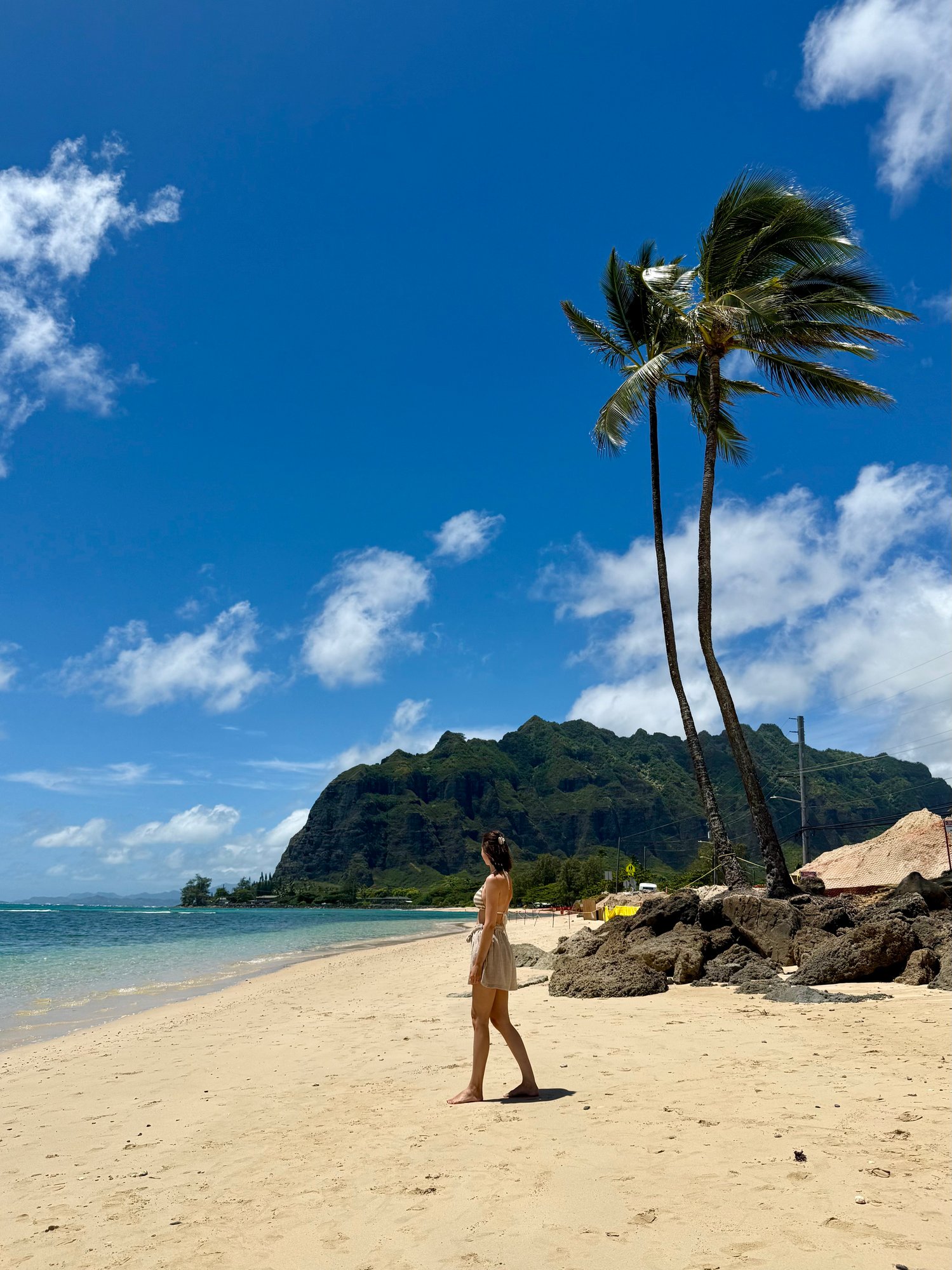 lorenas-honeymoon-oahu-strand