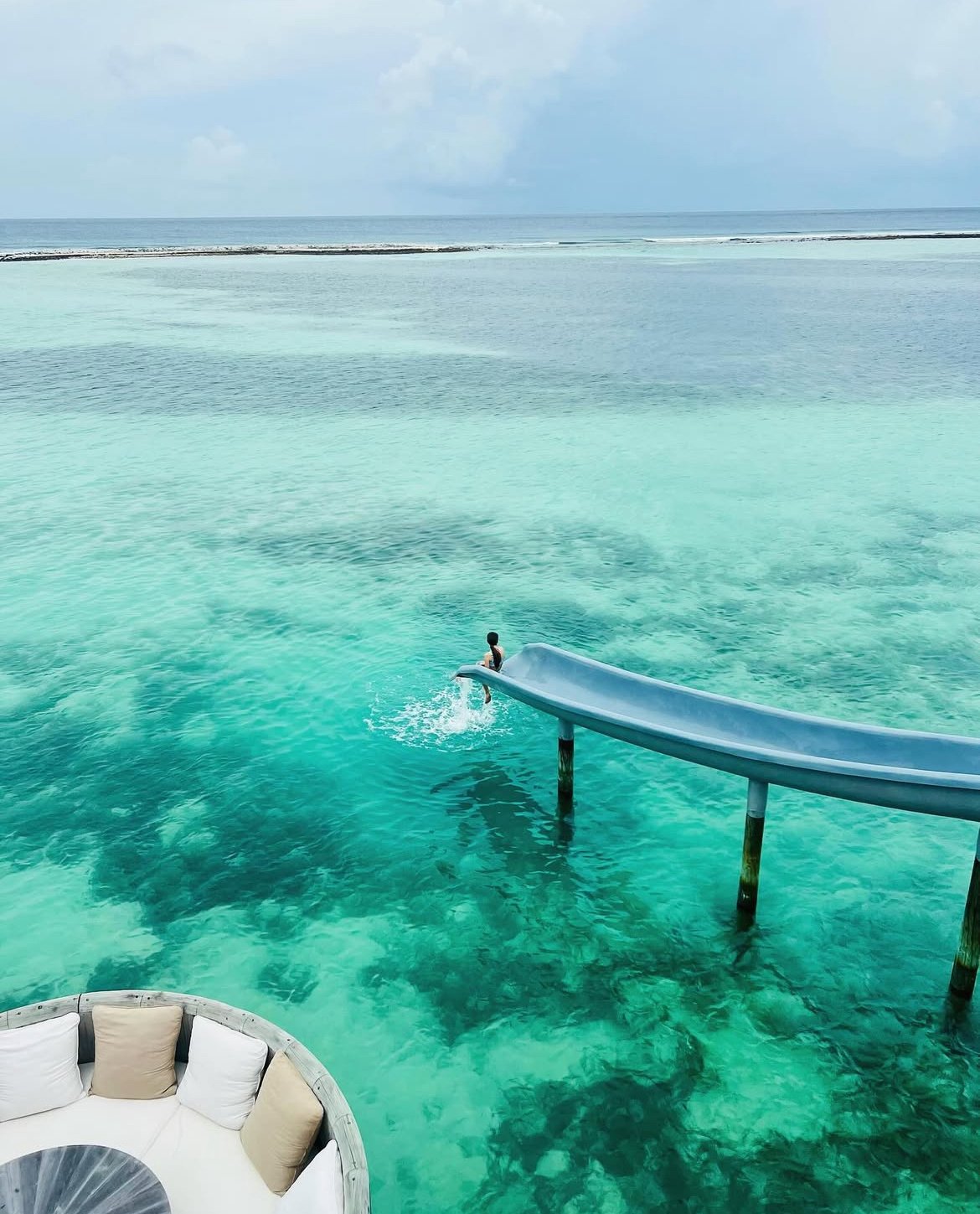 Rutsche ins Meer auf den Malediven