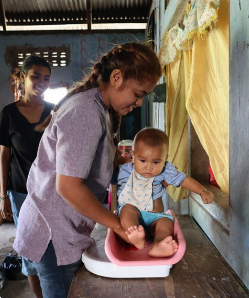 sumba-smiles-foundation-thefamilyproject (3)