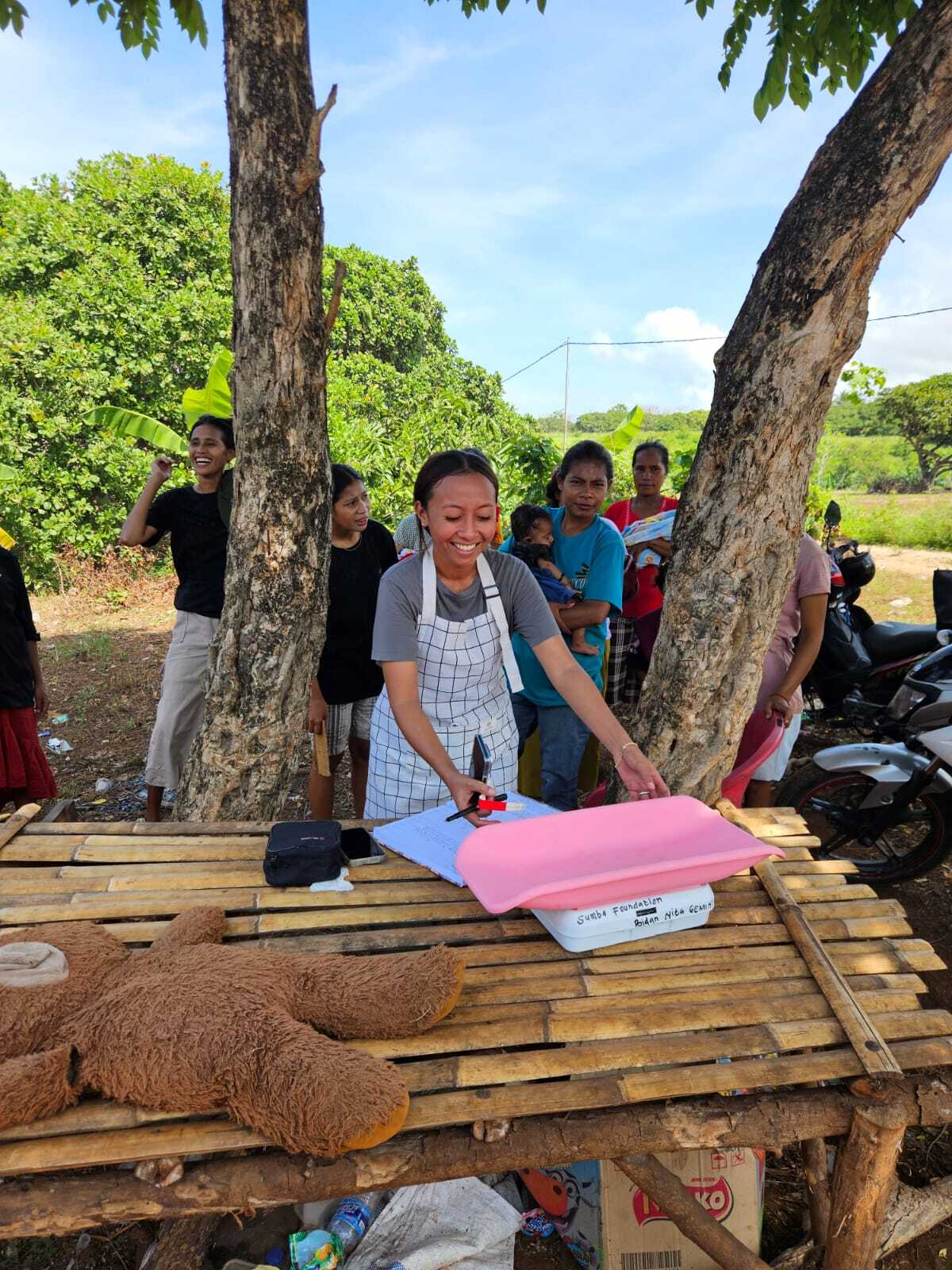 sumba-smiles-thefamilyproject-mutter