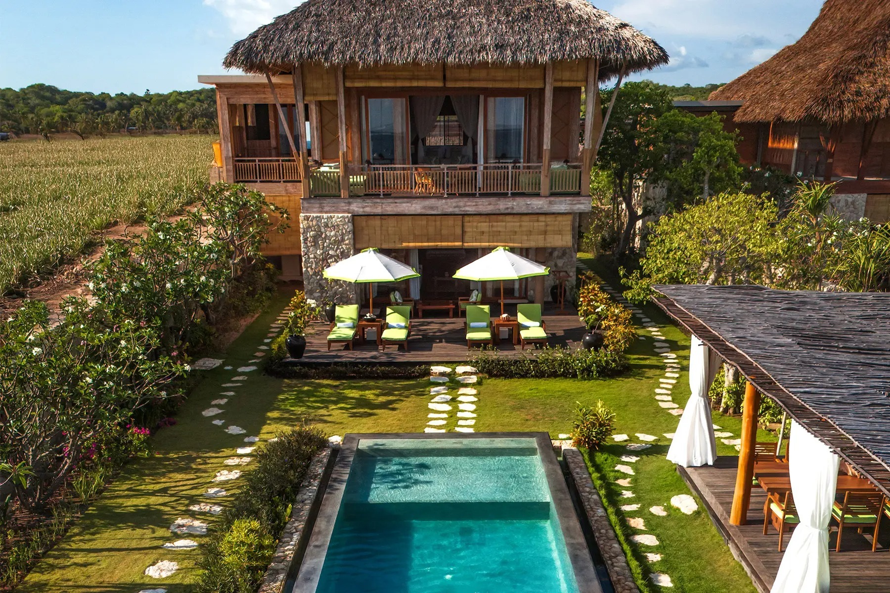 nihi-rote-indonesien-familienluxusreisen-thefamilyproject-villa