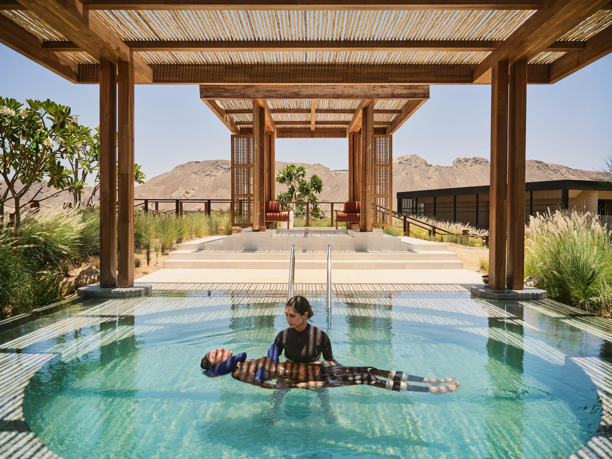 sixsensesamaala-familienluxusreisen-thefamilyproject-pool