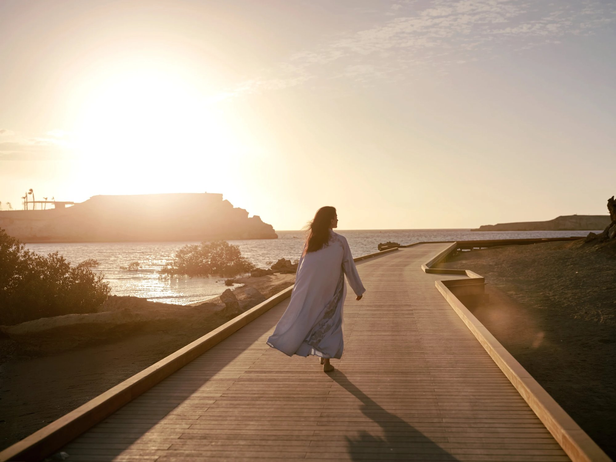 sixsensesamaala-familienluxusreisen-thefamilyproject-walk