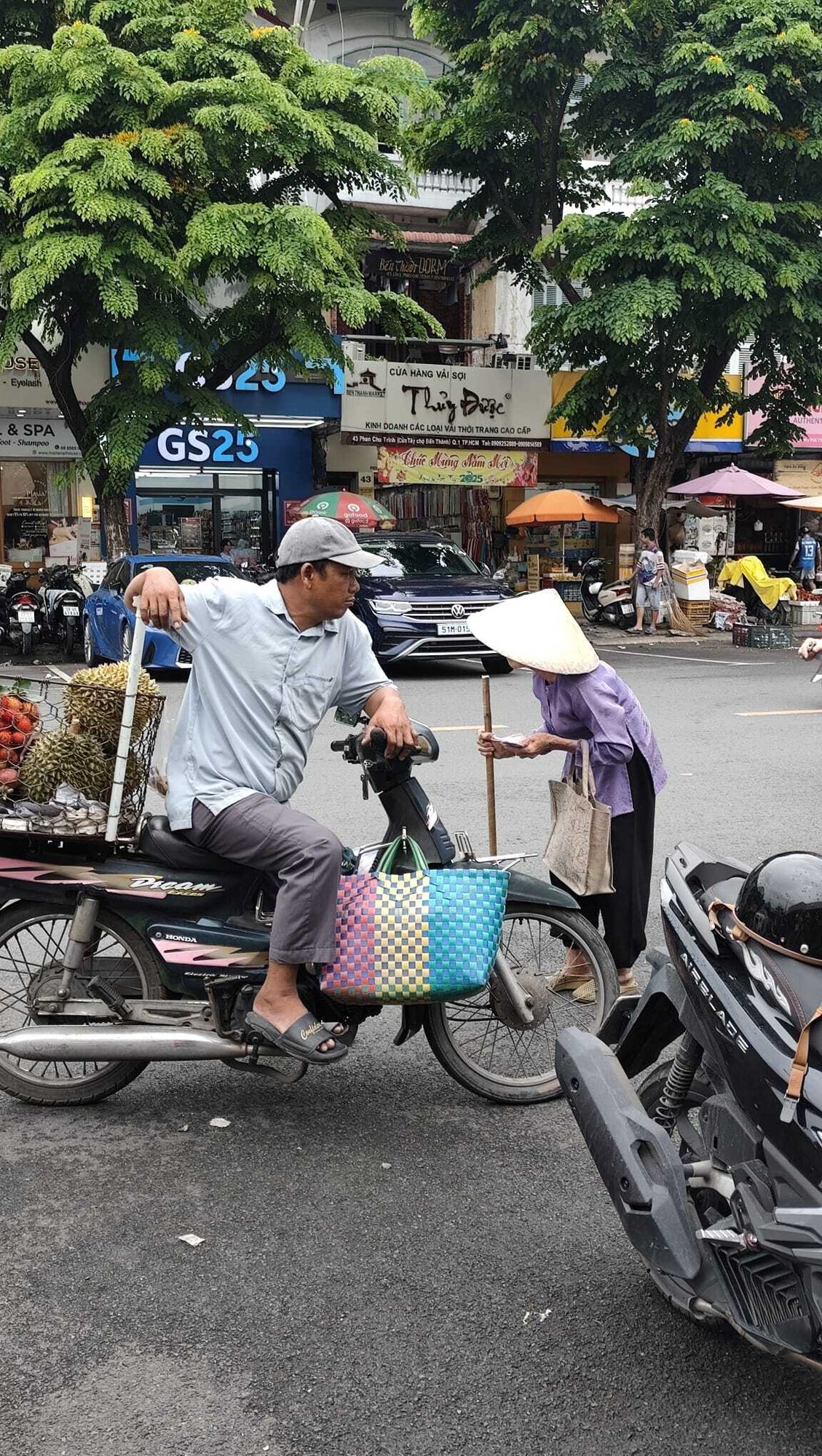 nikola-vietnam-reisebericht-familienluxusreisen-thefamilyproject-saigoncity2