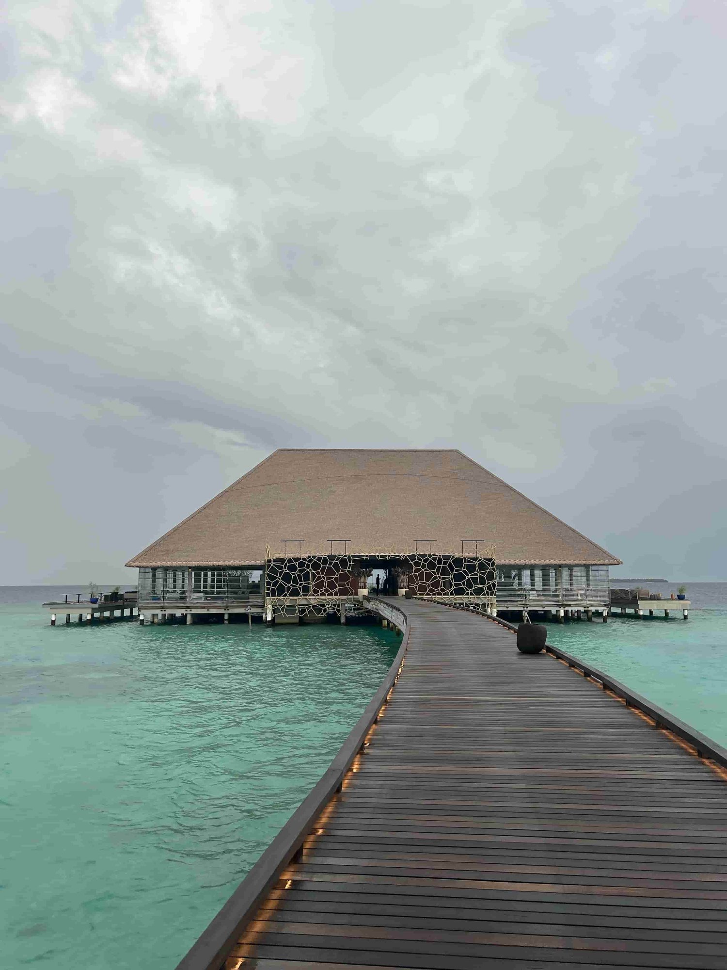 Aragu Restaurant überm Wasser