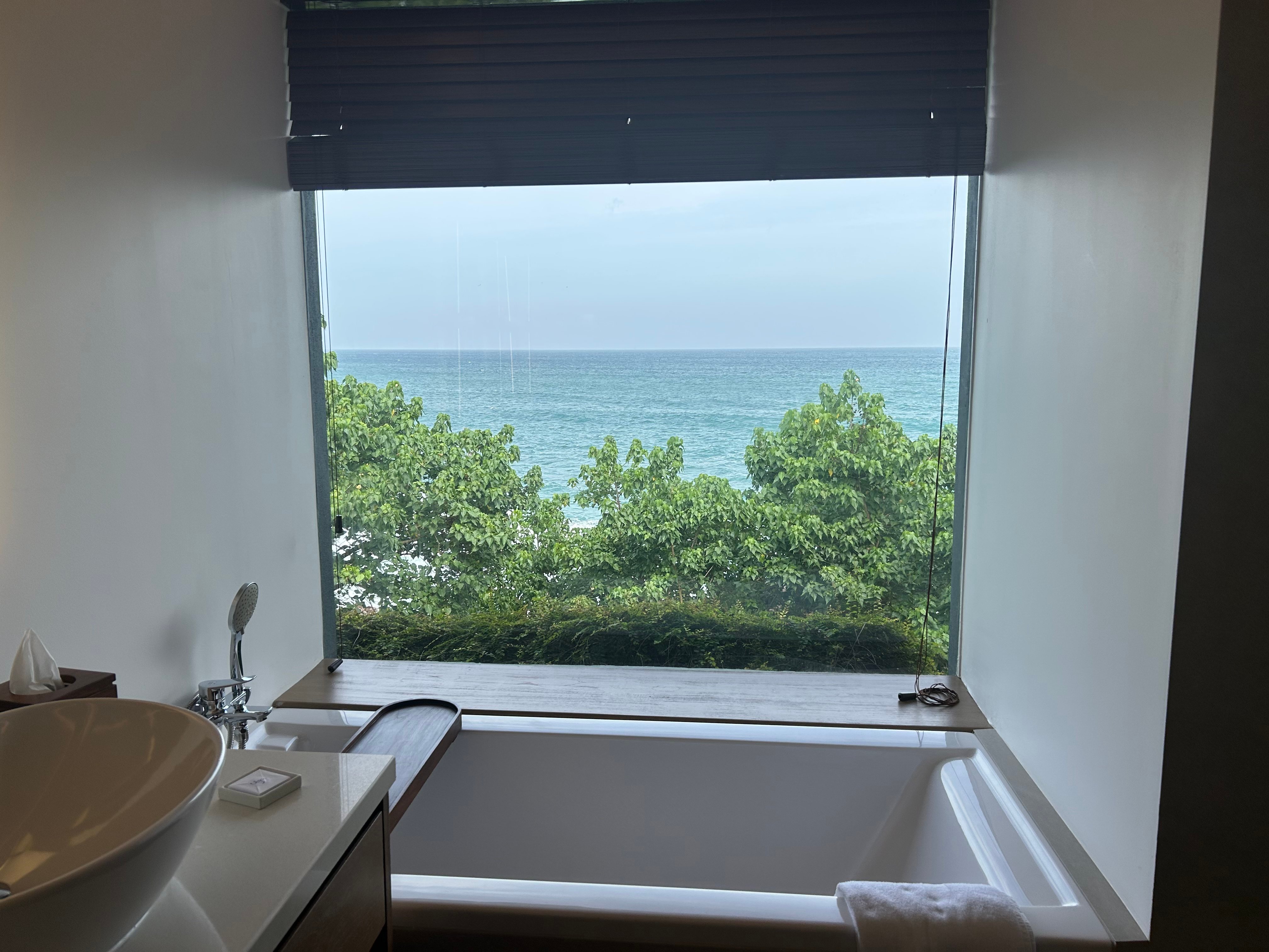 Badewqnne mit Ausblick