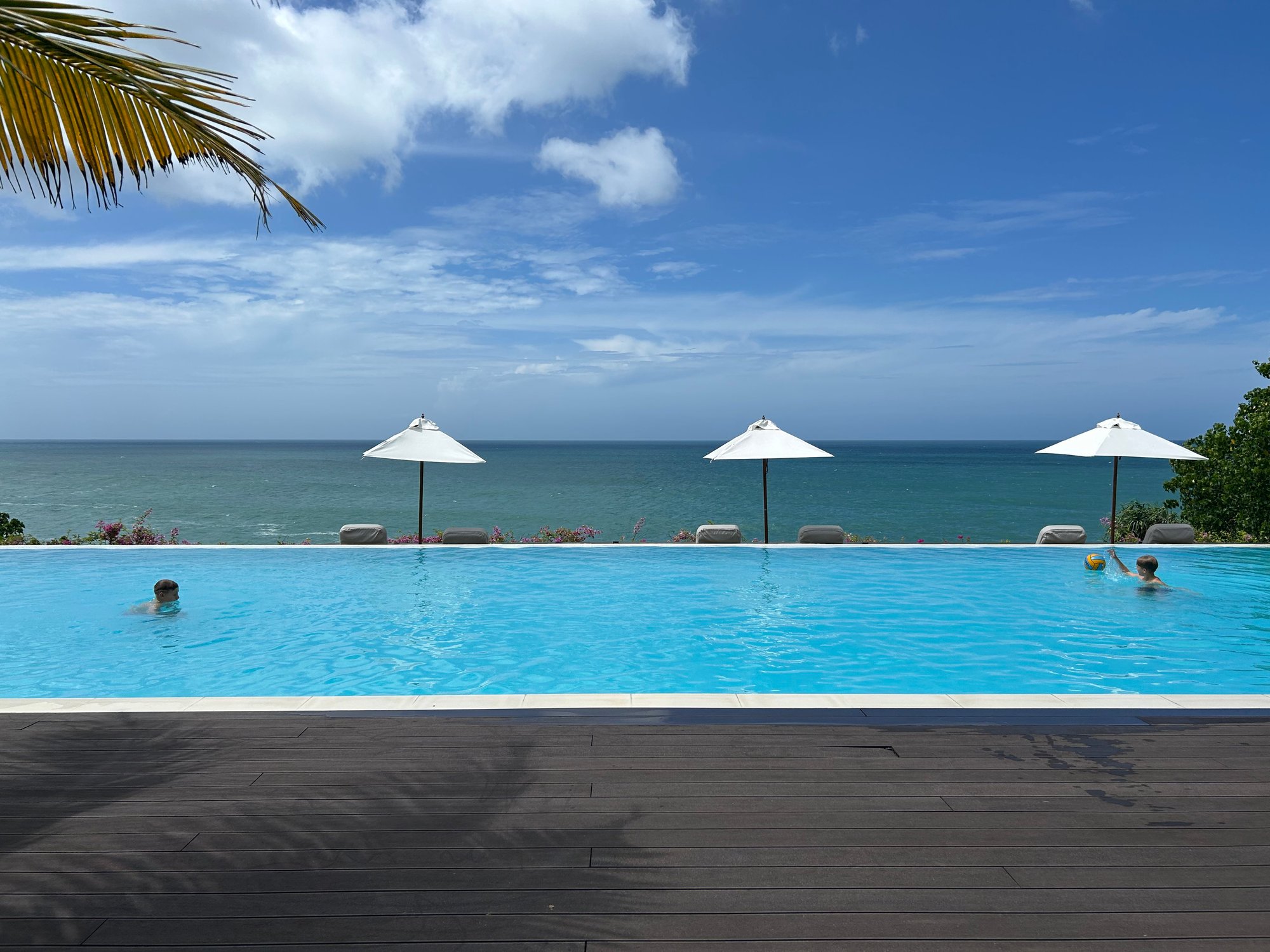 Pool mit Ausblick im Uga Prava