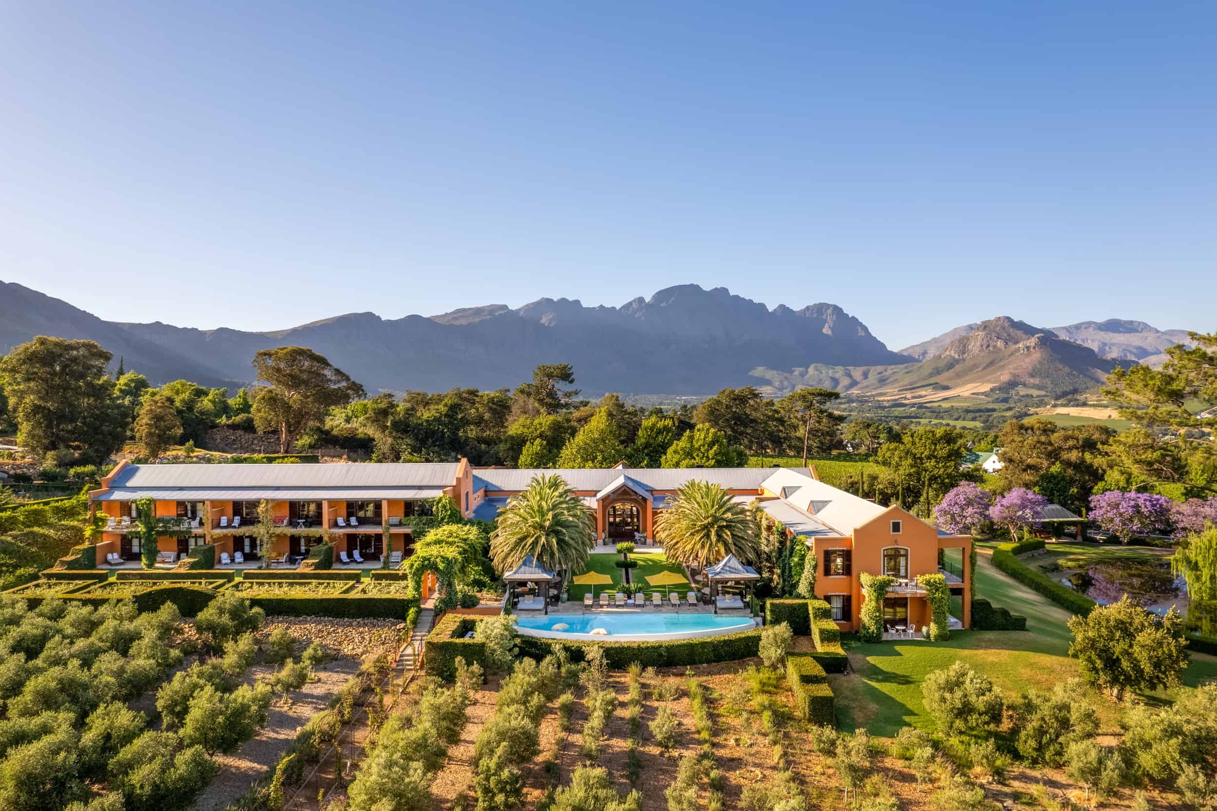 franschhoek-house-suedafrika-winelands-familienluxusreisen-thefamilyproject-aussen