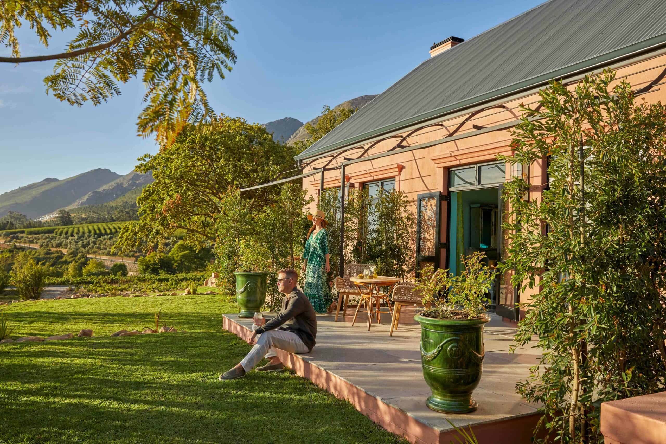 franschhoek-house-suedafrika-winelands-familienluxusreisen-thefamilyproject-terrasse