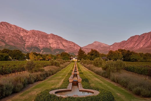 1 la cle des montagnes franschhoek sudafrika afrika landschaft garten berge the family project luxus familie kinder reisen