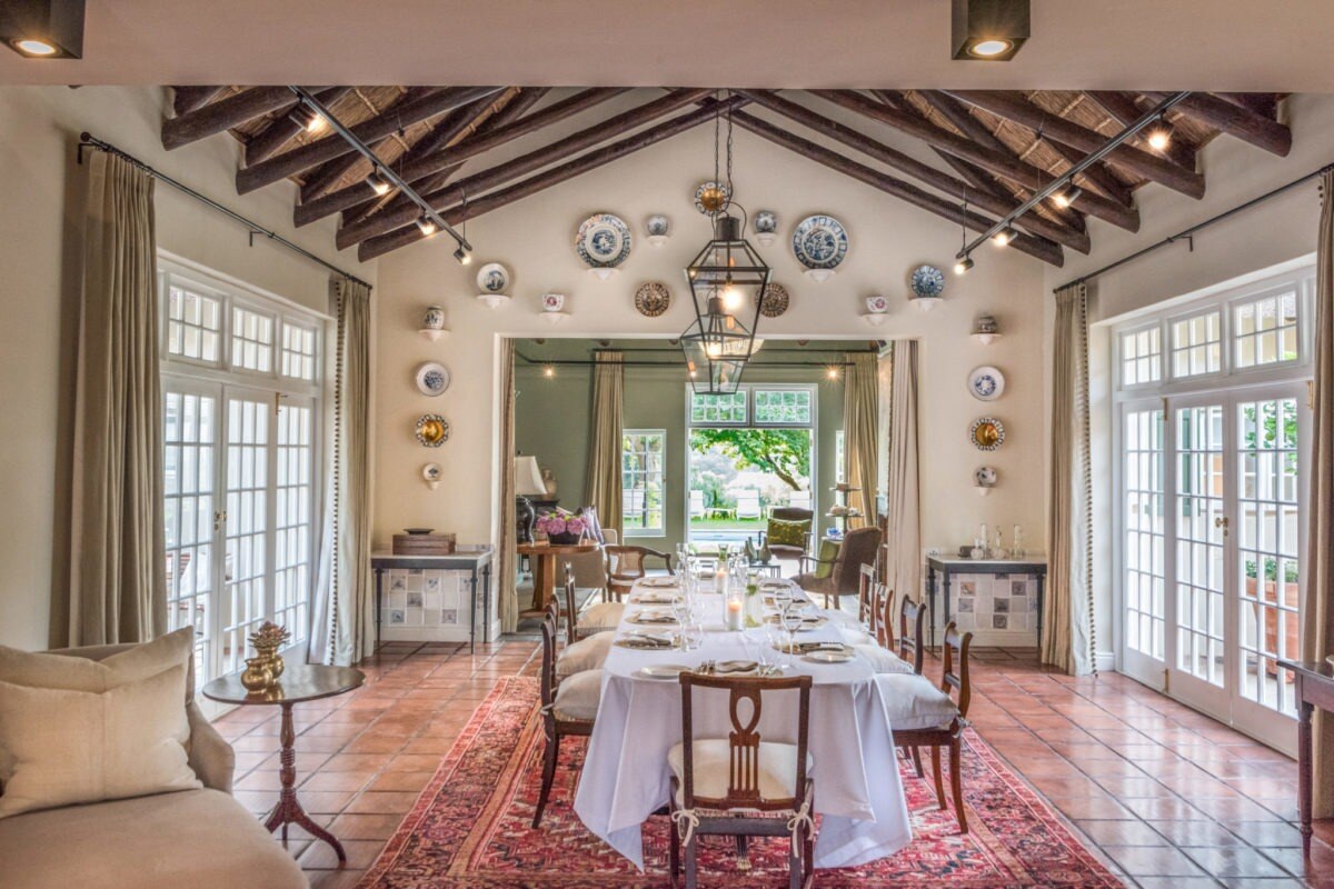 Opulentes Speisezimmer mit historischen Charme.