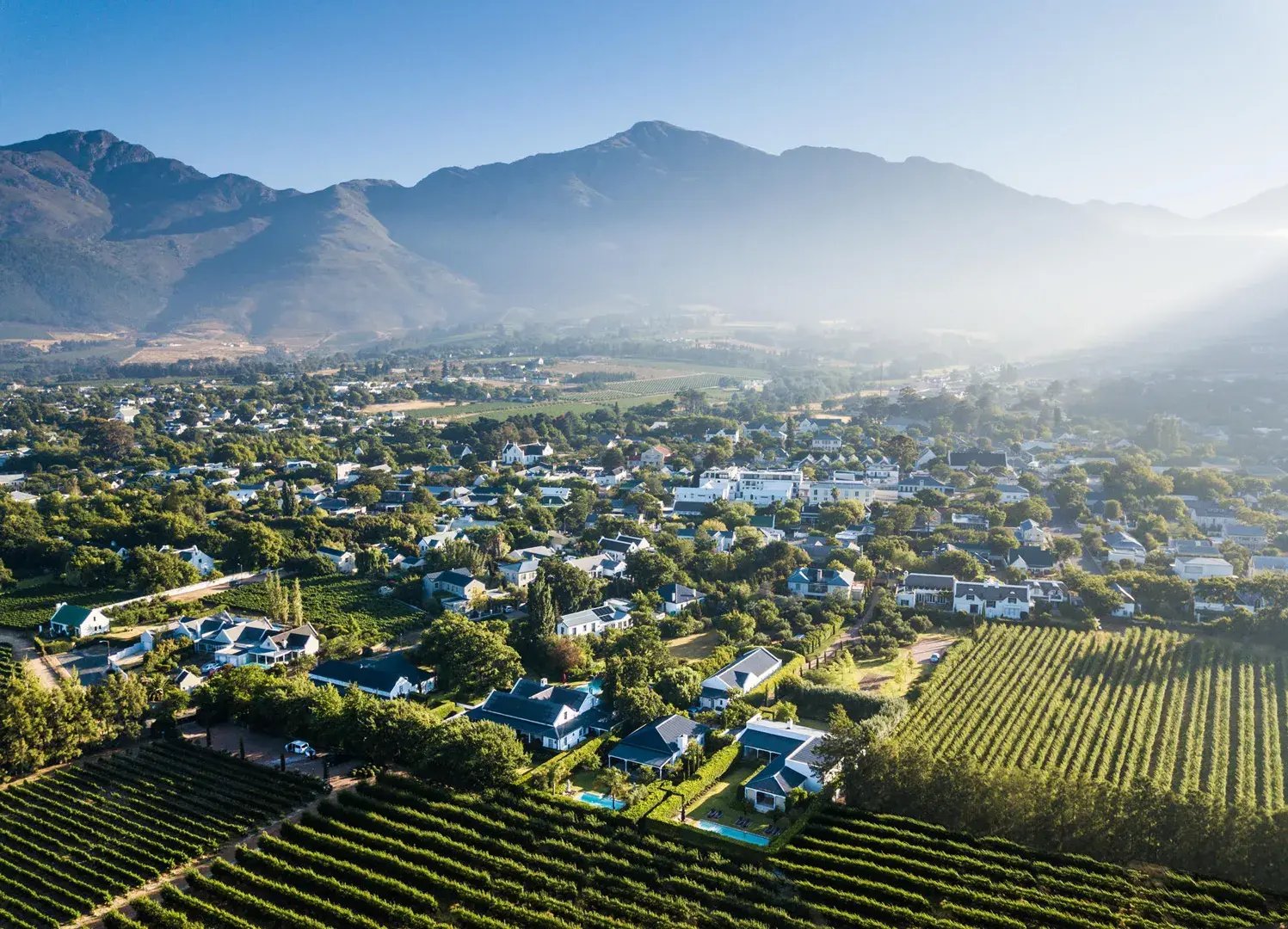 Ein Dorf in den Winelands von oben