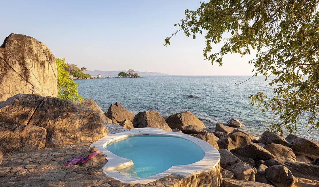 kaya mawa likoma island makawi afrika the family project familienreise familie kinder luxus urlaub bruecke zum eingang