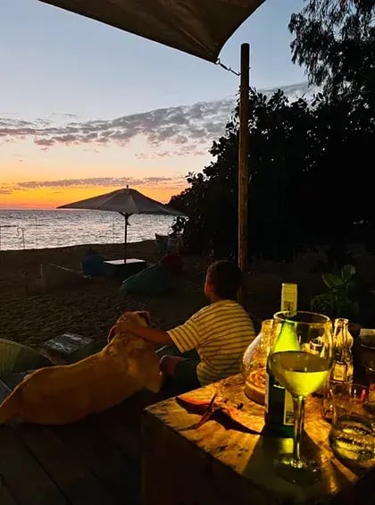kaya mawa likoma island makawi afrika the family project familienreise familie kinder luxus privatbilder kind hund sonnenuntergang