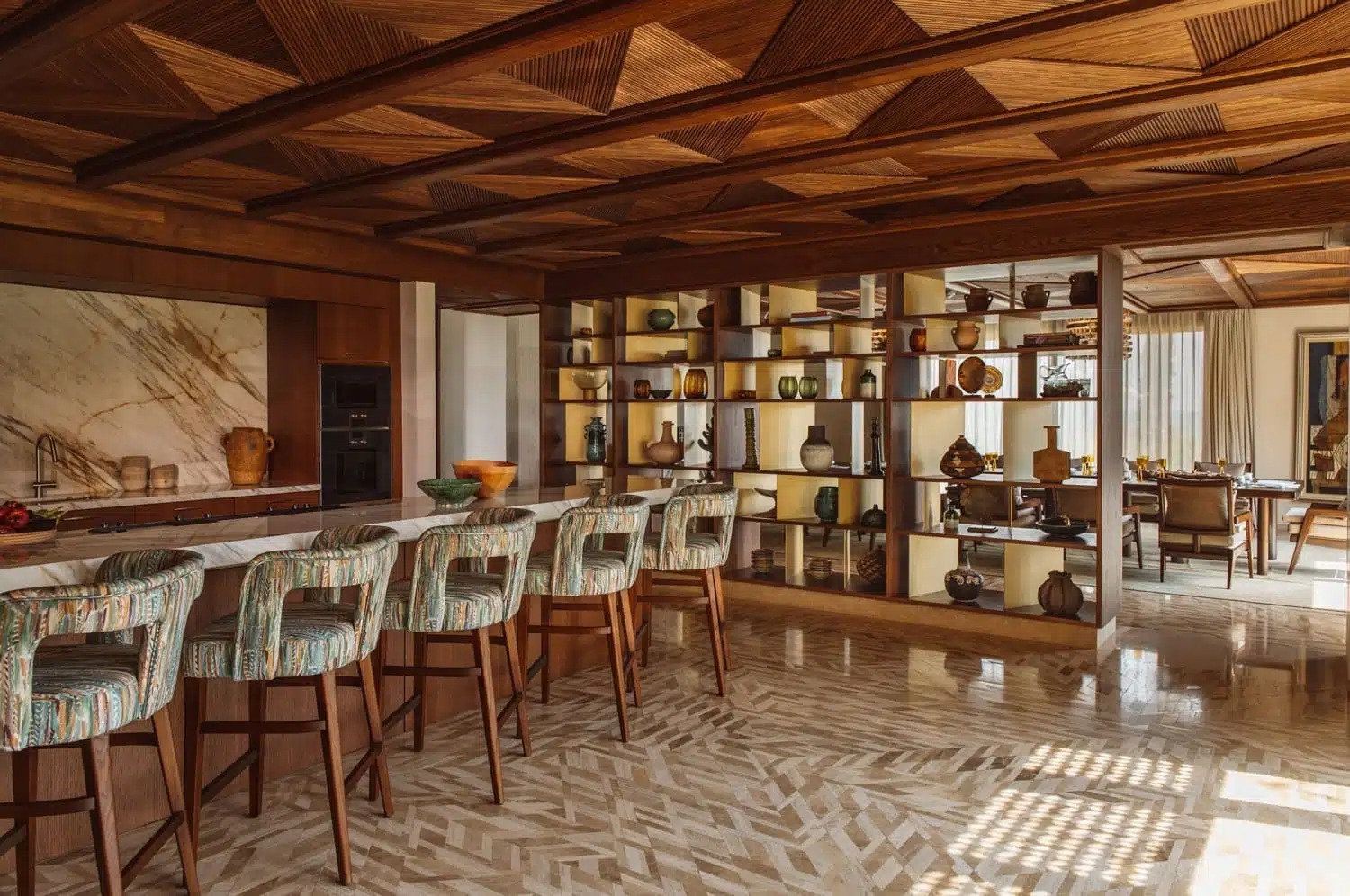 royal-mansour-tamuda-bay-marokko-familienluxusreise-thefamilyproject-villa-essbereich