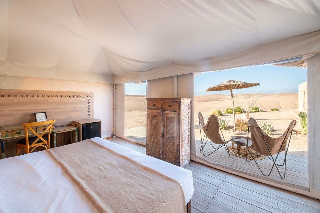 inara-camp-marokko-familienluxusreise-thefamilyproject-zelt-terrasse