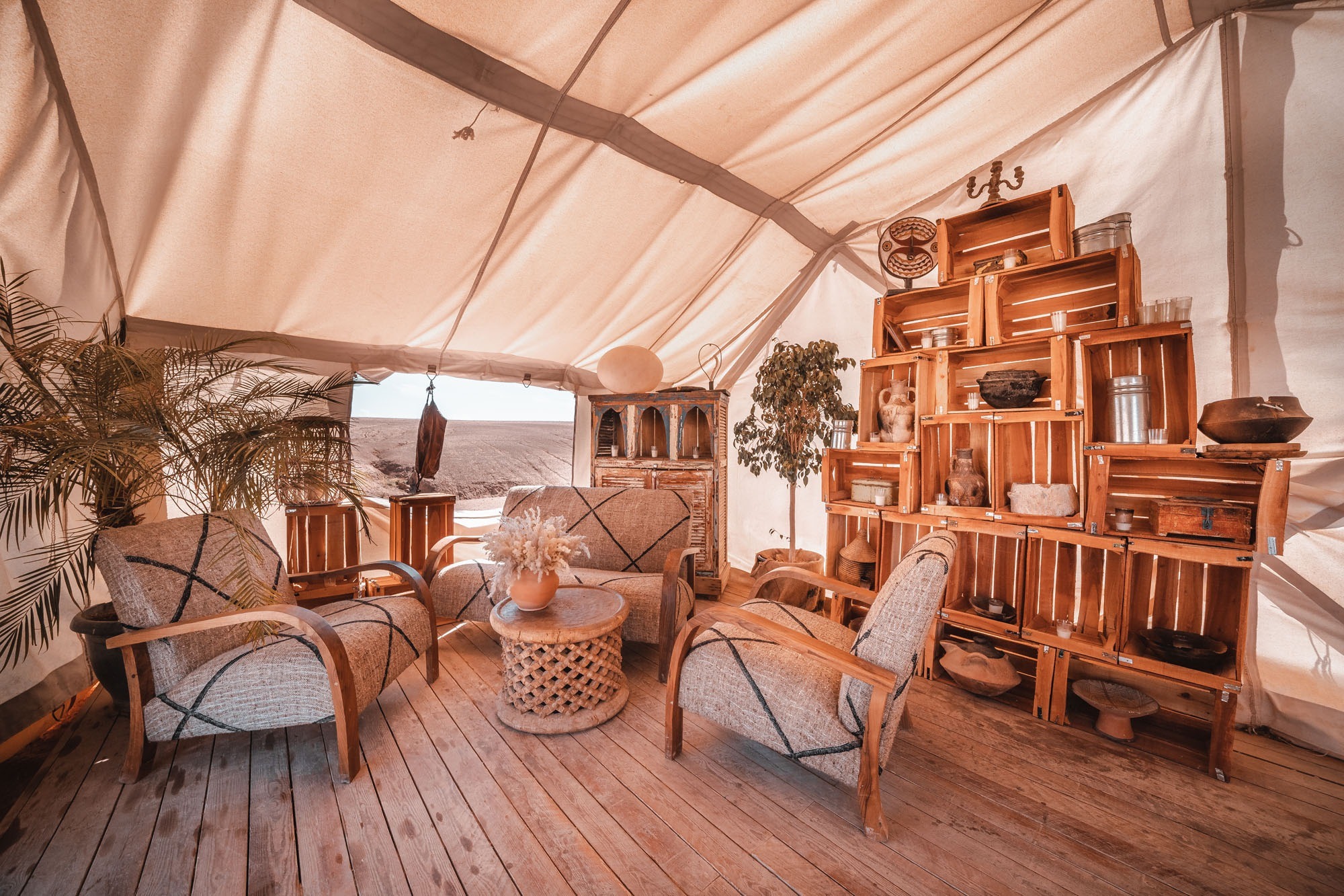 inara-camp-marokko-familienluxusreise-thefamilyproject-zelt-wohnbereich