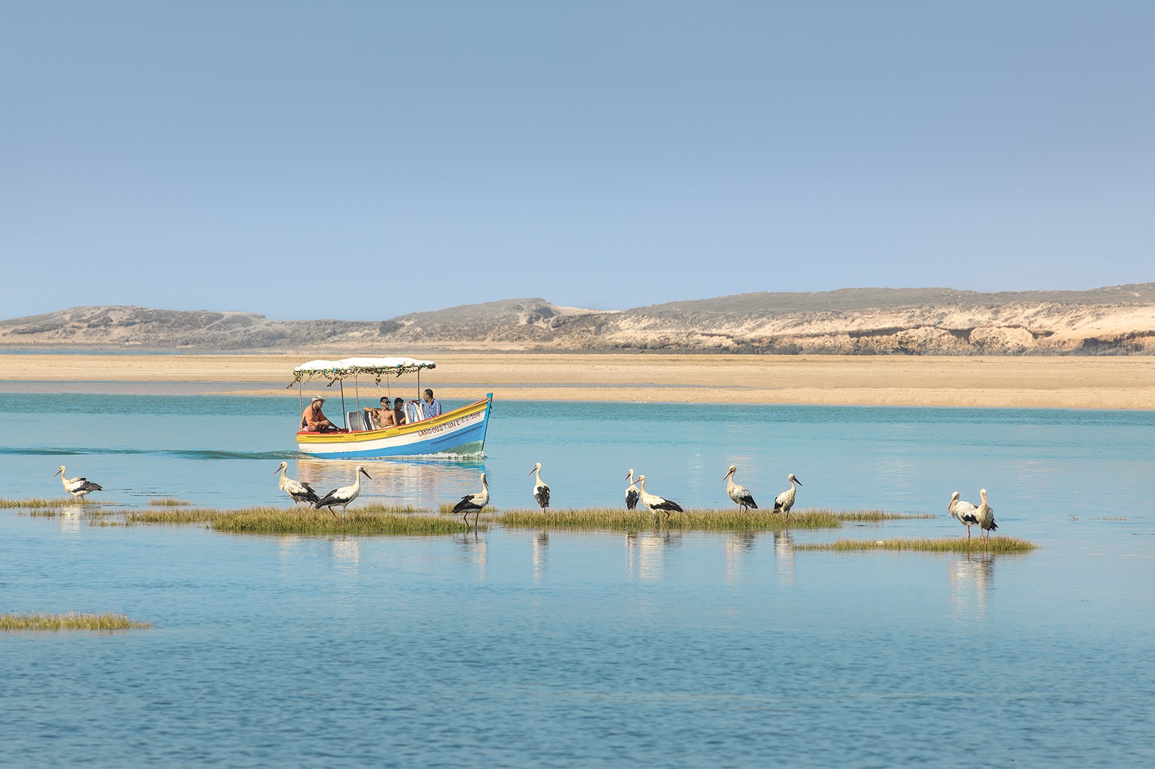 la-sultana-oualidia-marokko-familienluxusreise-thefamilyproject-meer-boot