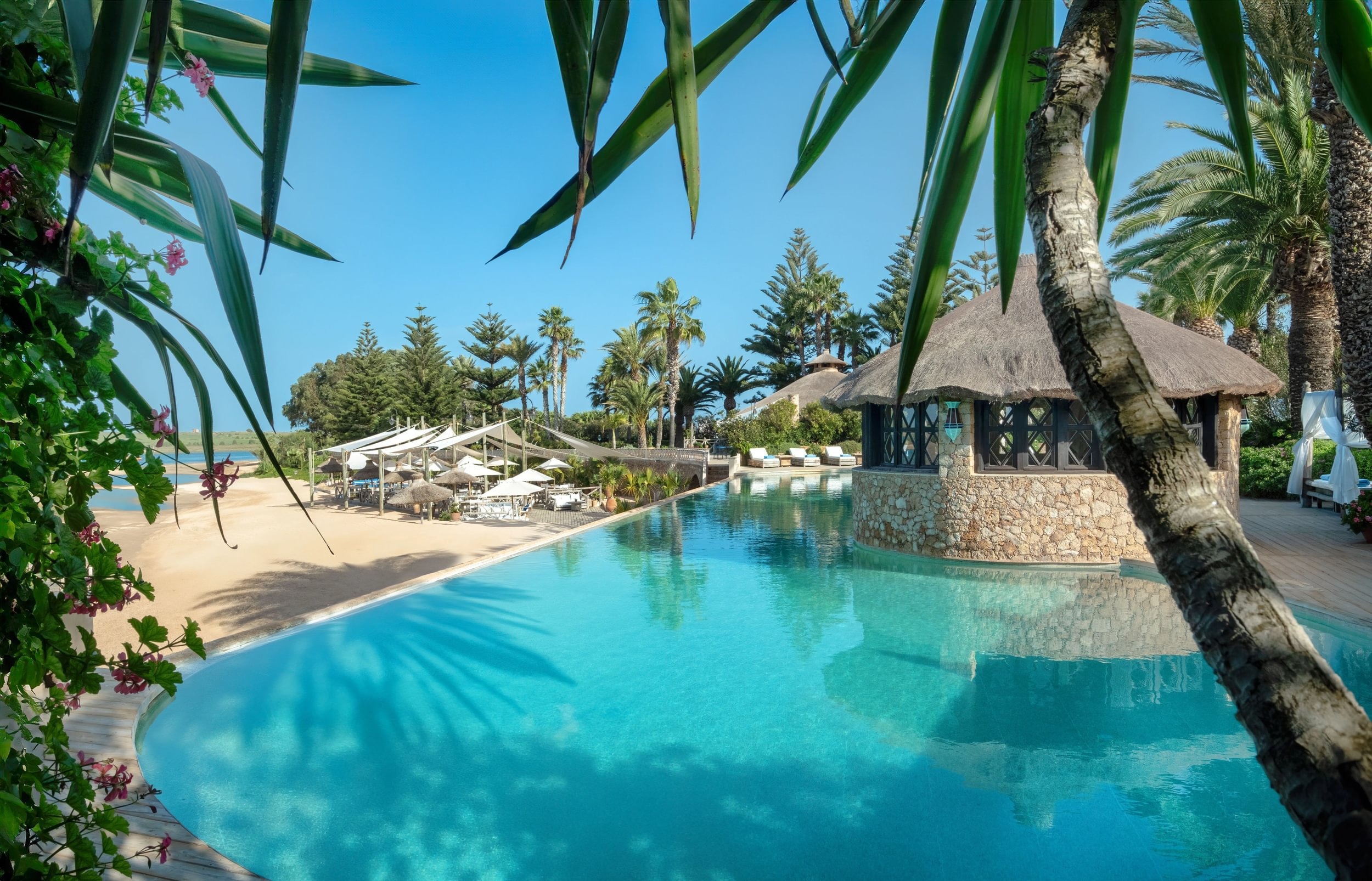la-sultana-oualidia-marokko-familienluxusreise-thefamilyproject-pool-aussen