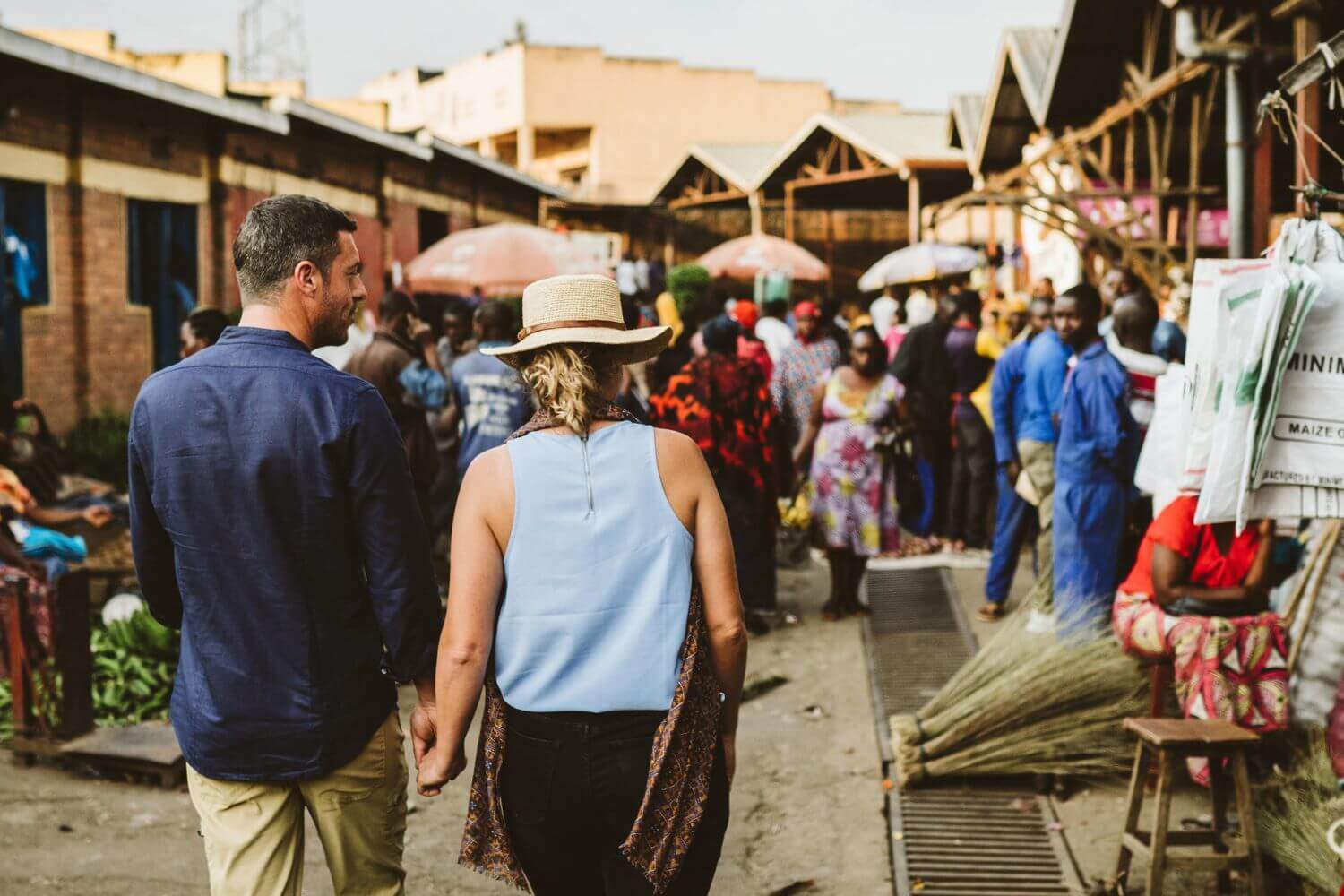 Singita-Kwitonda-Lodge-Ruanda-Familienluxusreisen-Markt