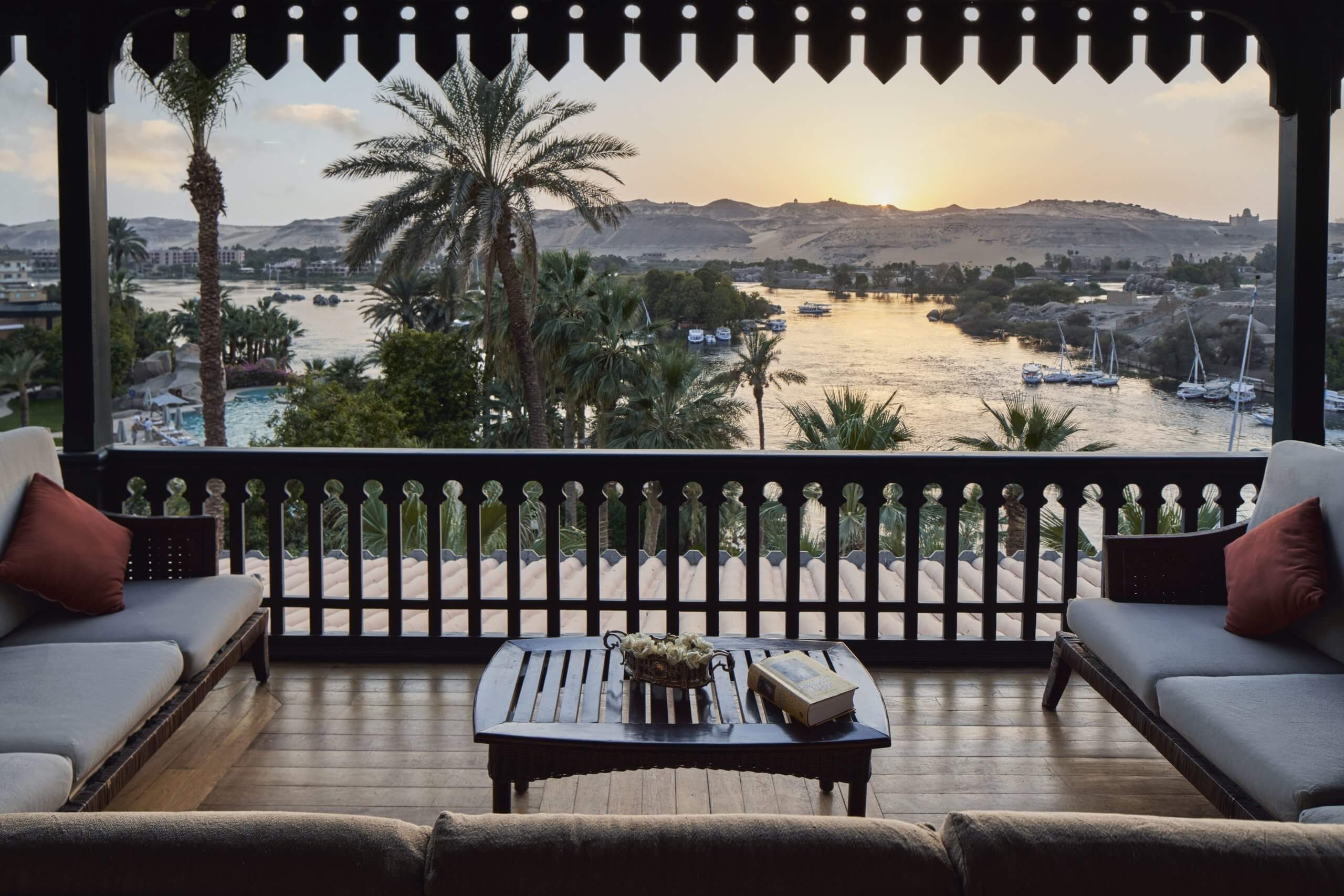 sofitel-legend-old-cataract-aegypten-familienluxusreise-thefamilyproject-blick-vom-balkon