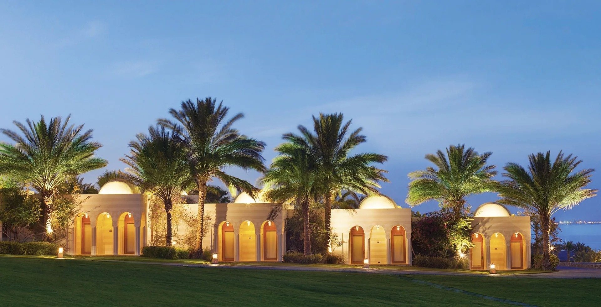 the-oberoi-sahl-haseesh-aegypten-familienluxusreise-thefamilyproject-palmen-unterkunft